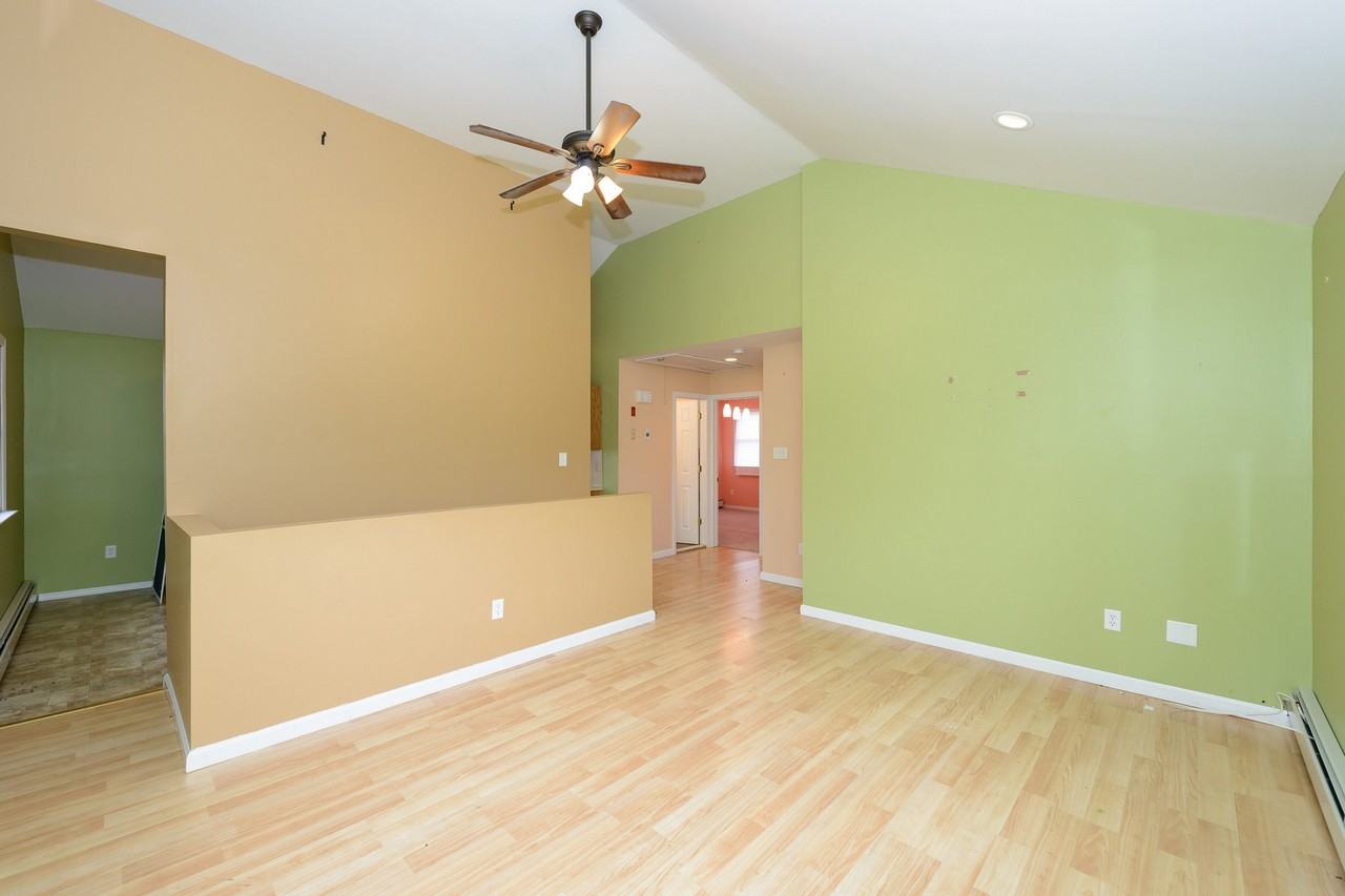 18 Lexington Ave 2-2 - Photo 3 of 14