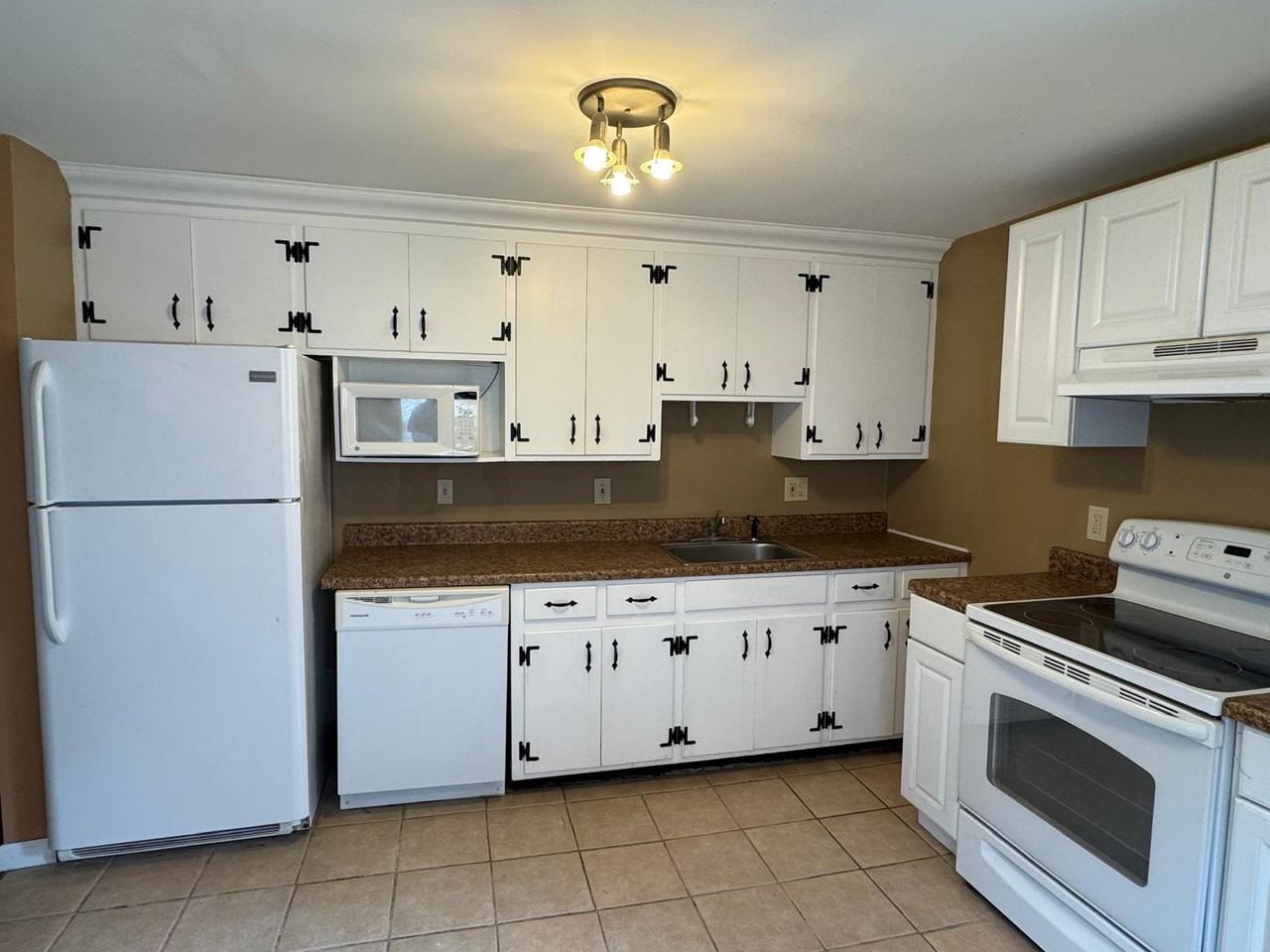 14 Court St #2 - Photo 7 of 16