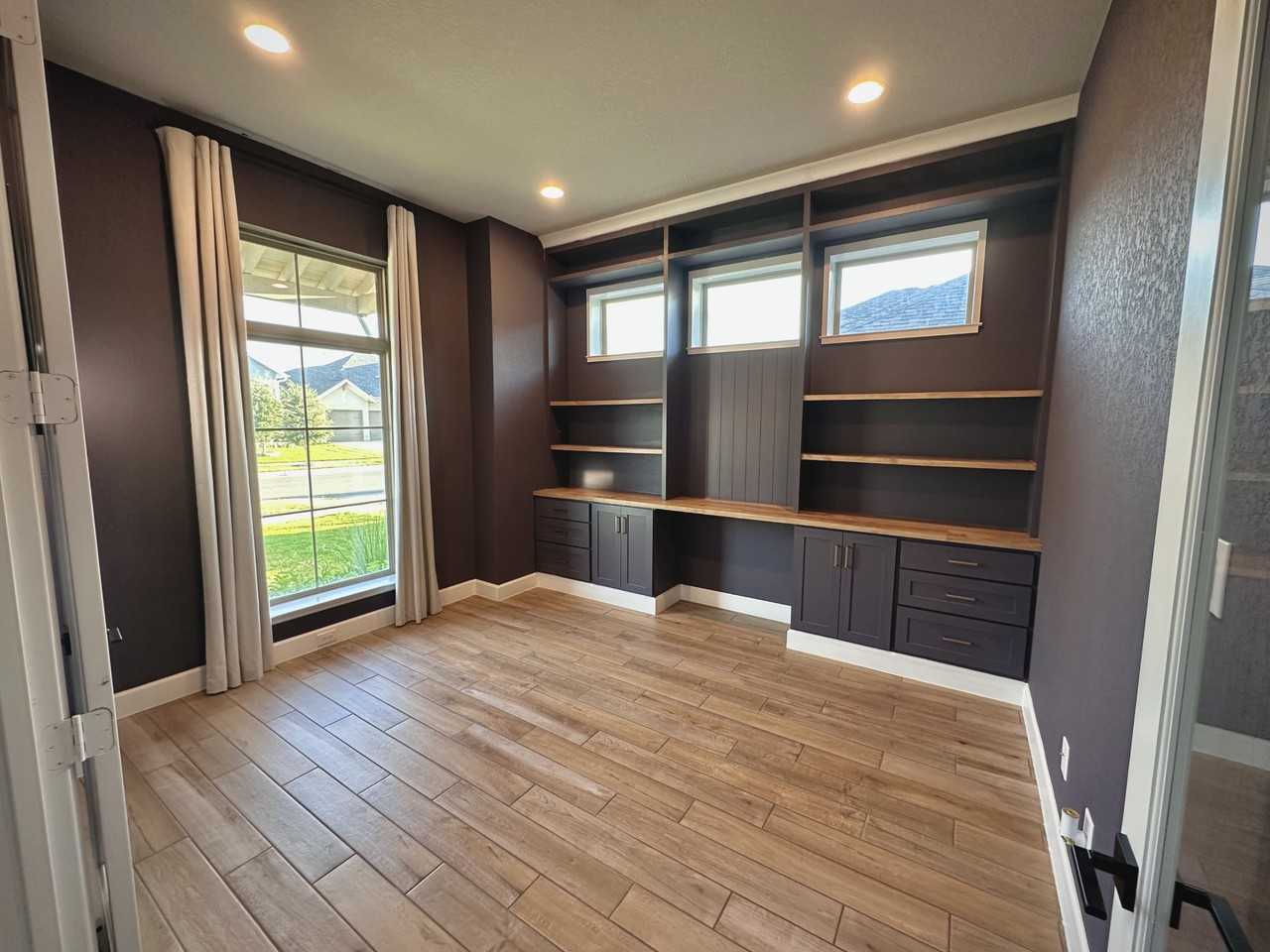 1838 Luna St #NA - Photo 2 of 23