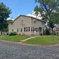 featured image of 401 Lewis St