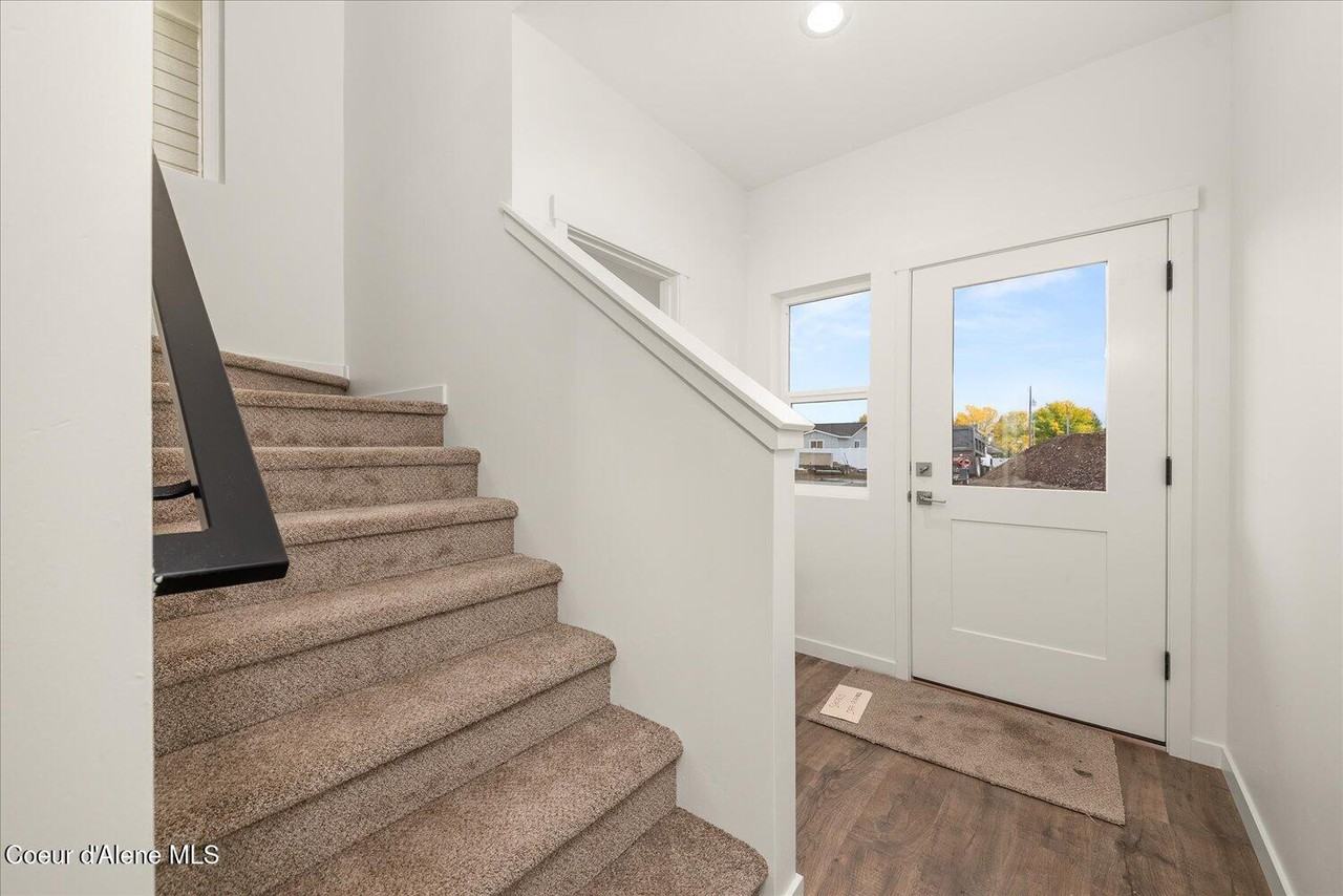 2246 N Chaffee St #NA - Photo 2 of 14