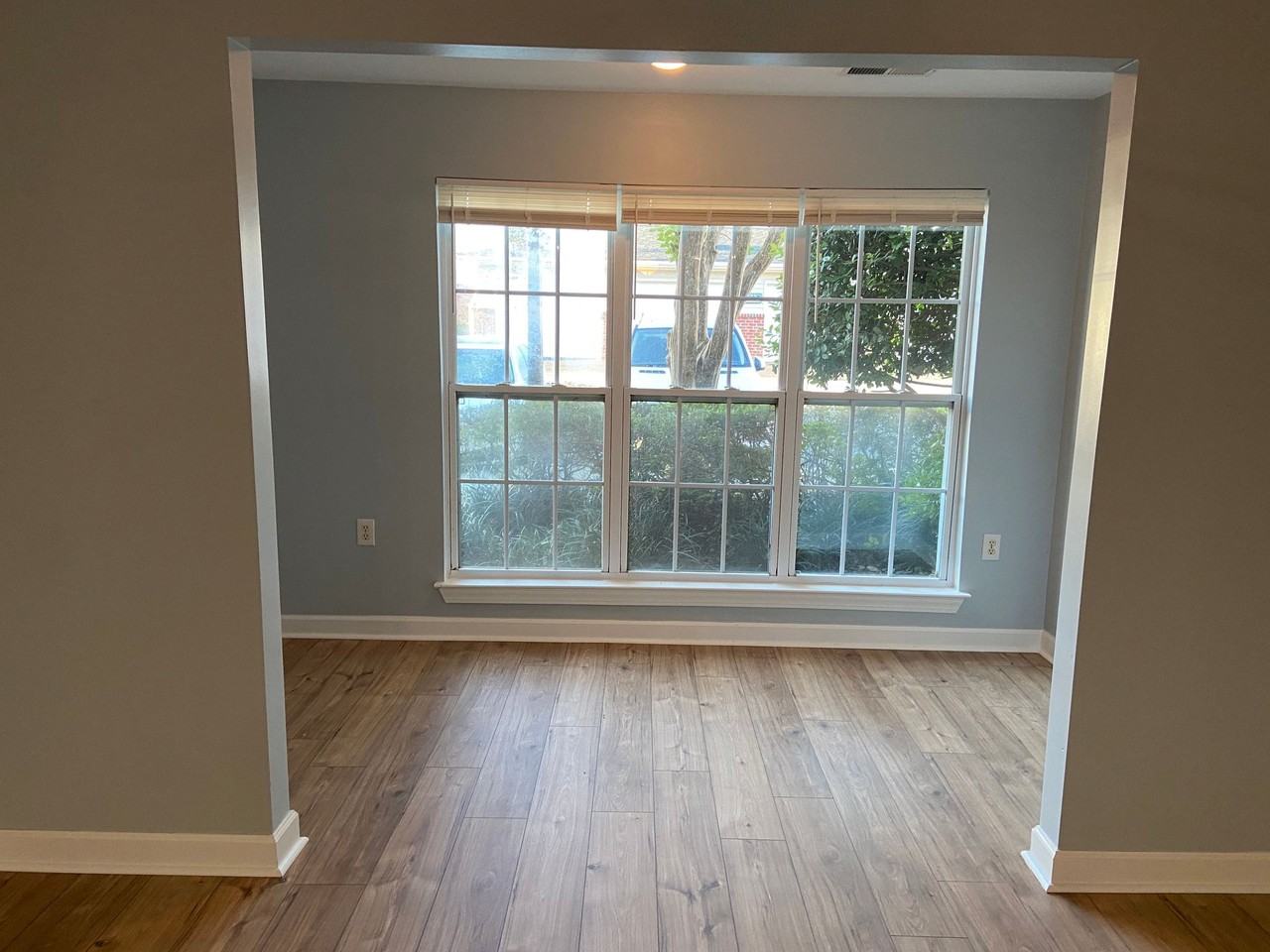 Beautiful Property in Bellingham Park! - Photo 5 of 27