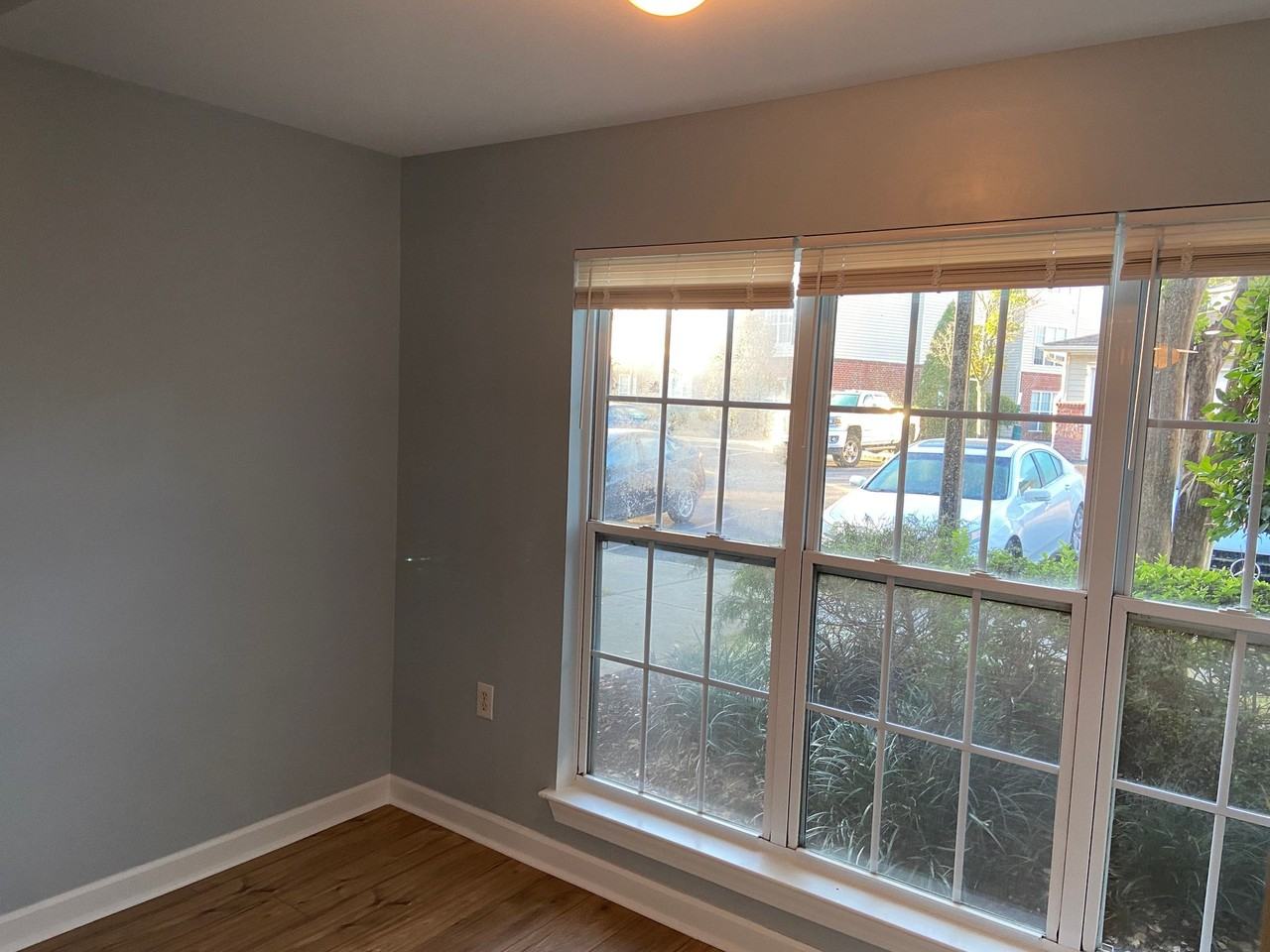 Beautiful Property in Bellingham Park! - Photo 7 of 27