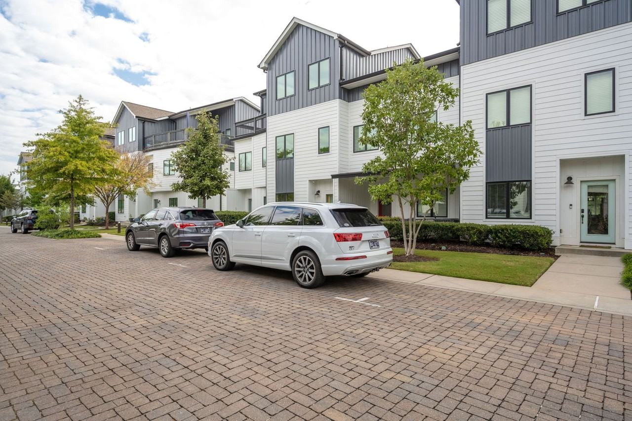 3111 Saint Elmo Ave - Photo 6 of 33