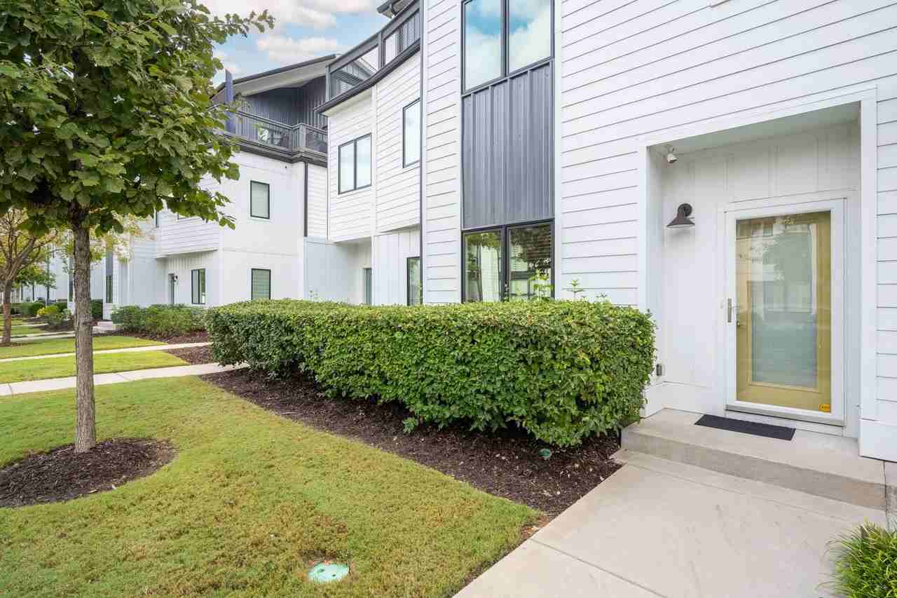 3111 Saint Elmo Ave - Photo 7 of 33