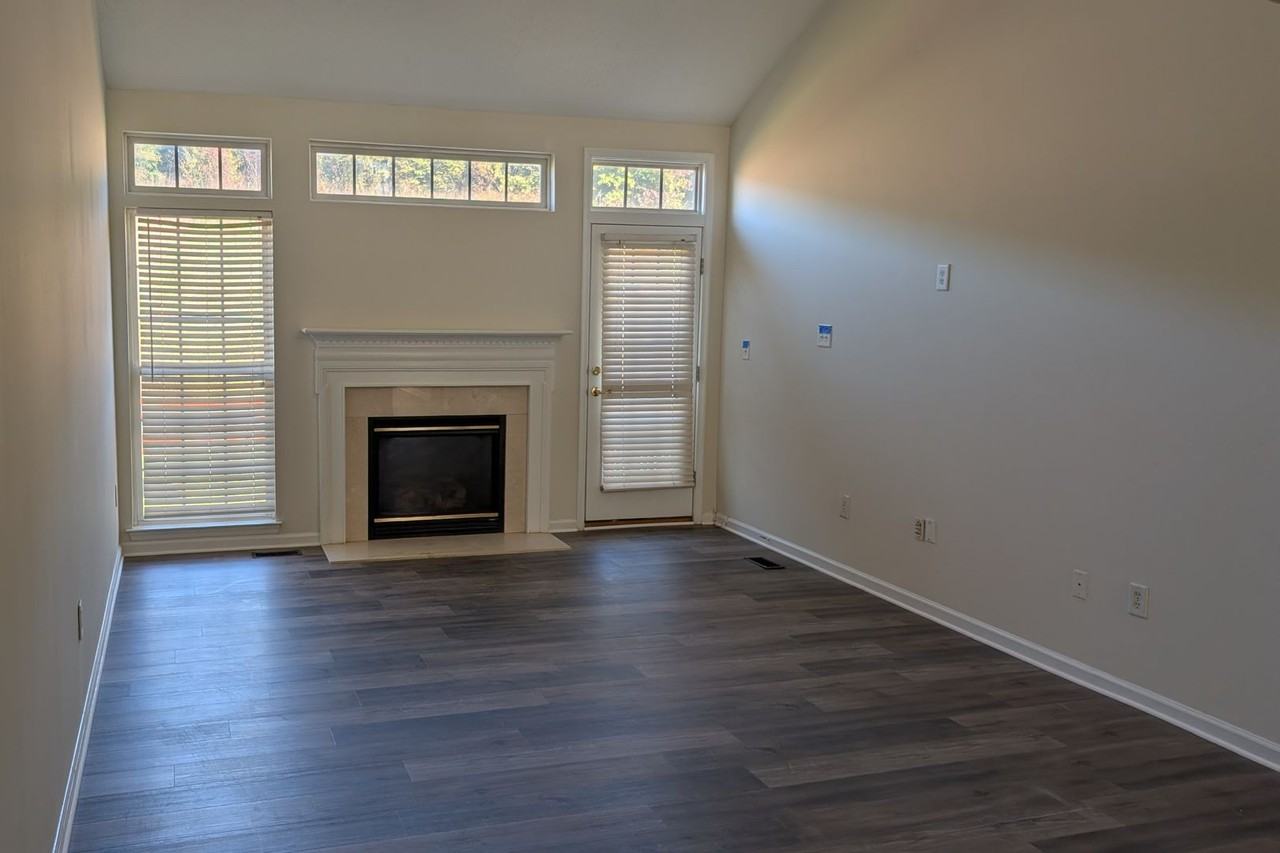 5055 Woods Line Drive - Photo 4 of 22