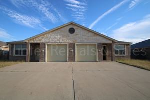 featured image of 1209 Cavalry Ln Apt B #Apt B