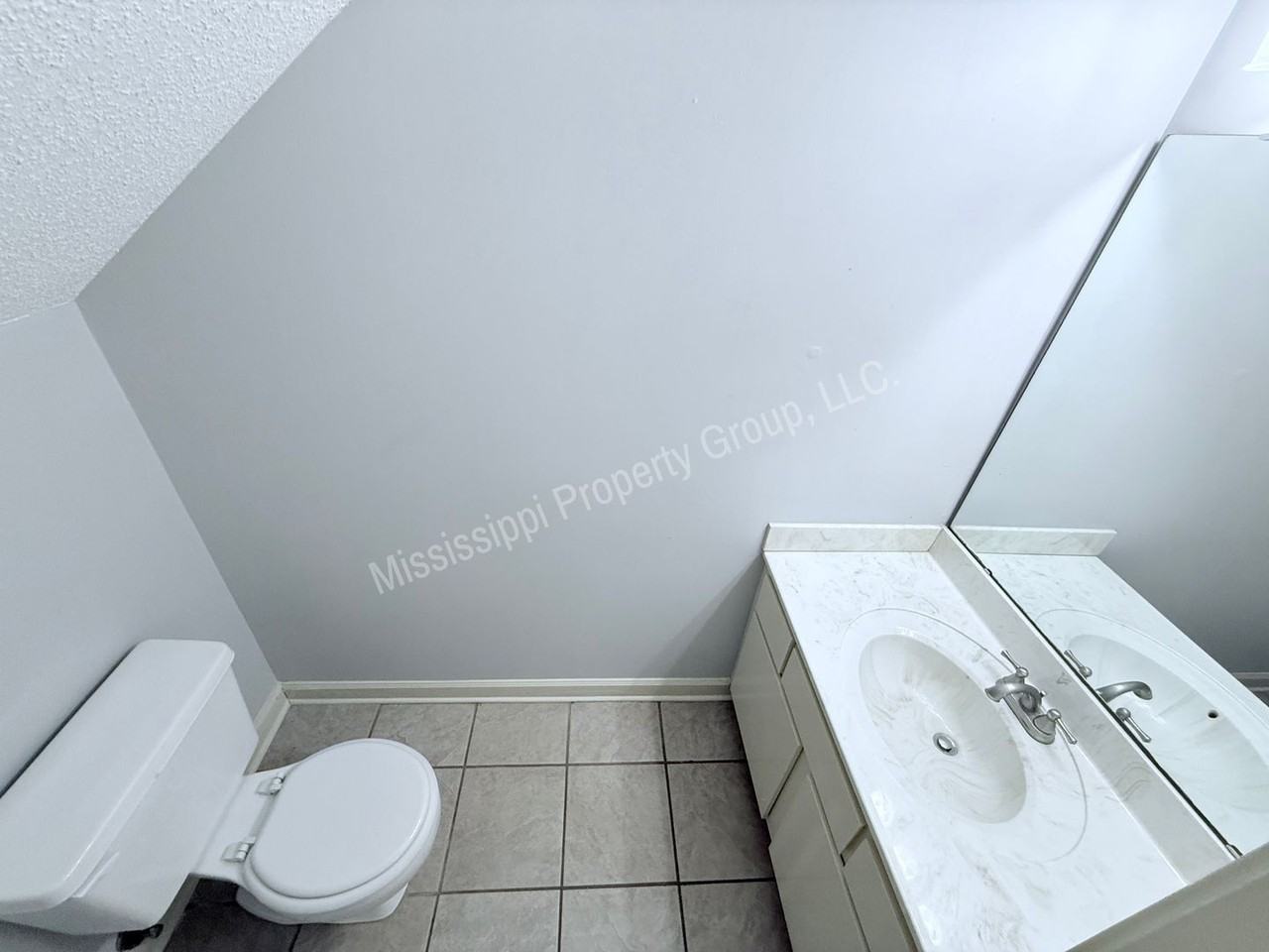219 Edinburg Way - Photo 5 of 19