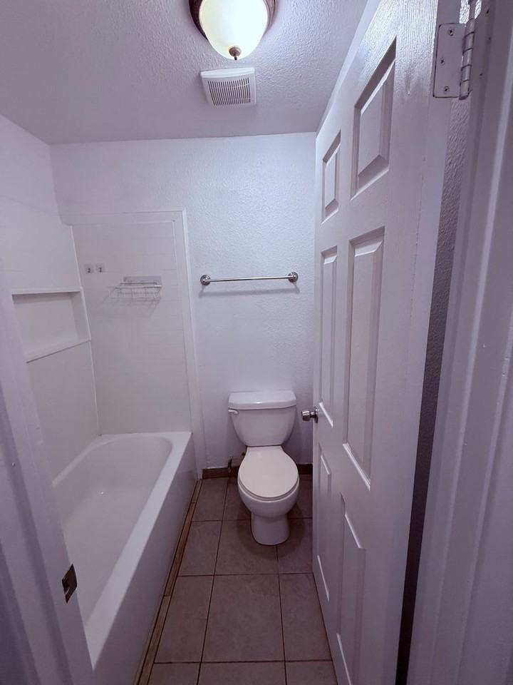 665 S Coalinga St - Photo 3 of 22