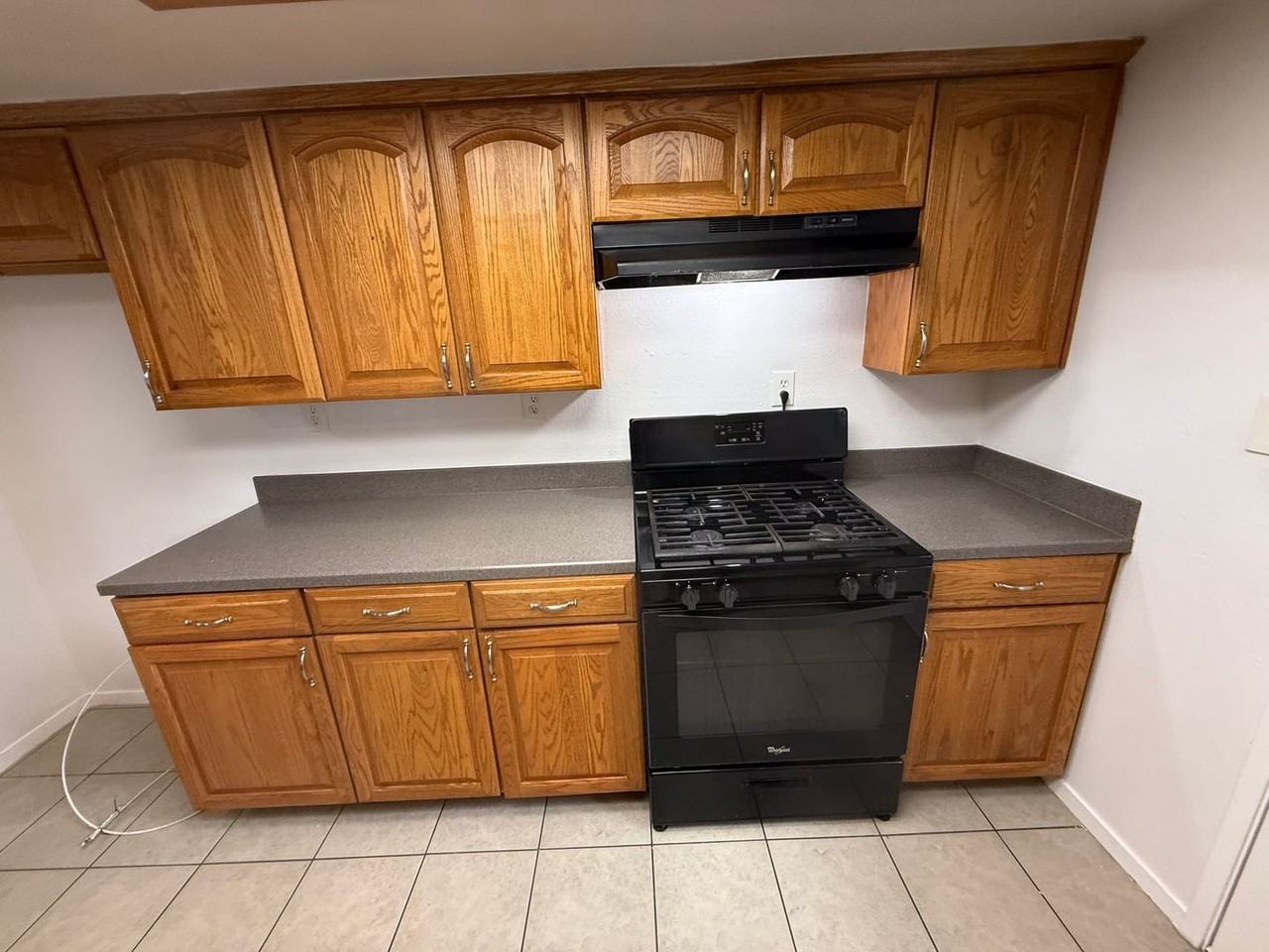 665 S Coalinga St - Photo 7 of 22