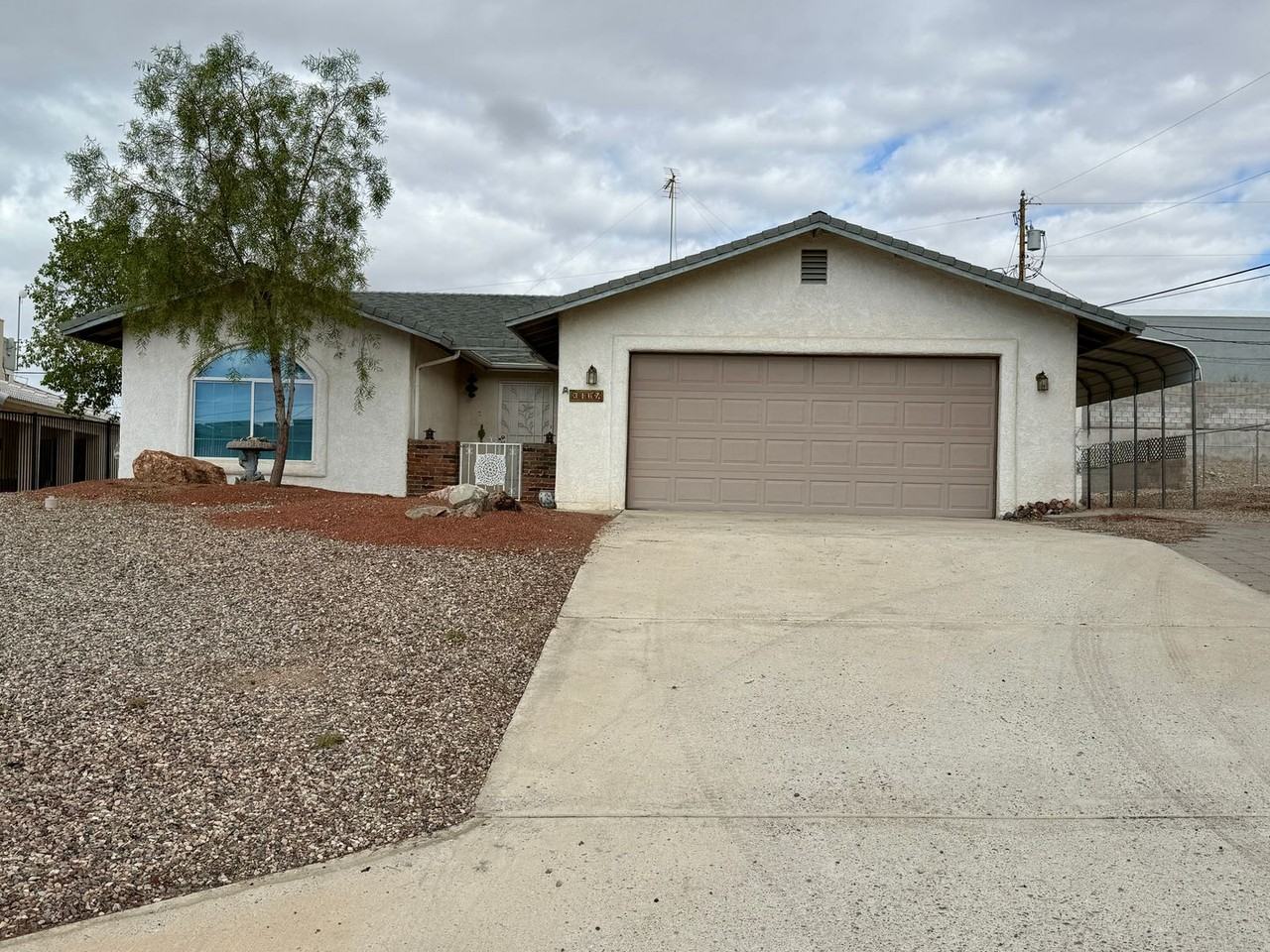 3167 Daytona Ave - Photo 2 of 27