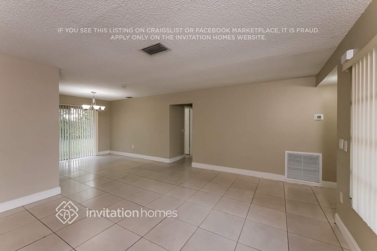 8744 Southampton Drive - Photo 3 of 17