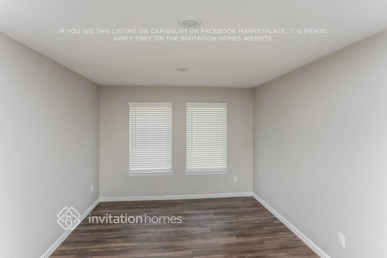 625 Ridgeback Trl - Photo 3 of 16