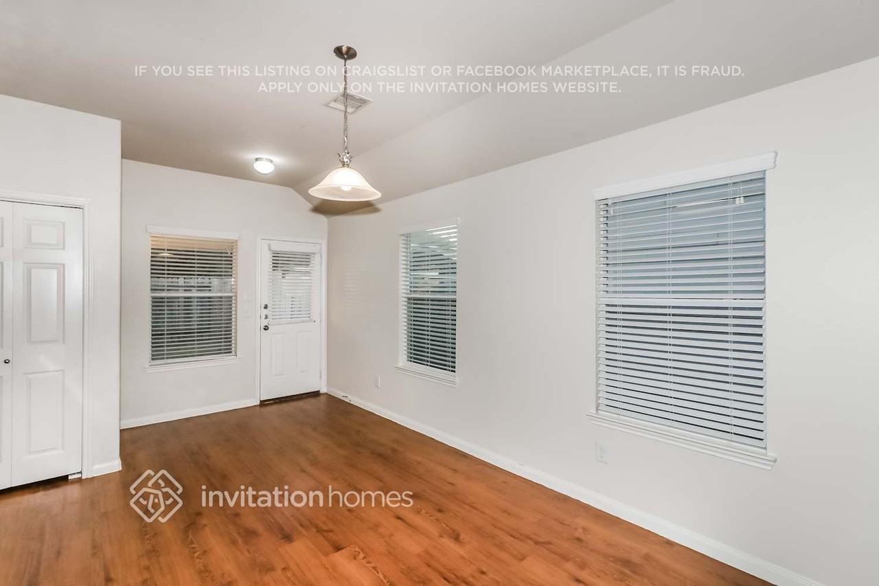 18731 Dennington Dr - Photo 4 of 17