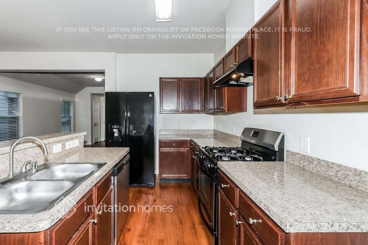 18731 Dennington Dr - Photo 6 of 17