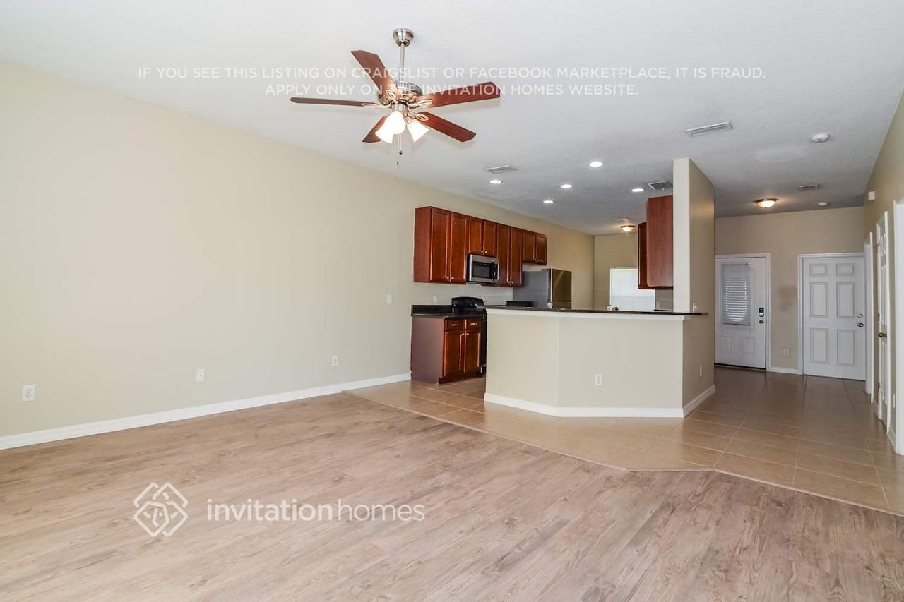 551 Hibiscus Cove Dr - Photo 6 of 18