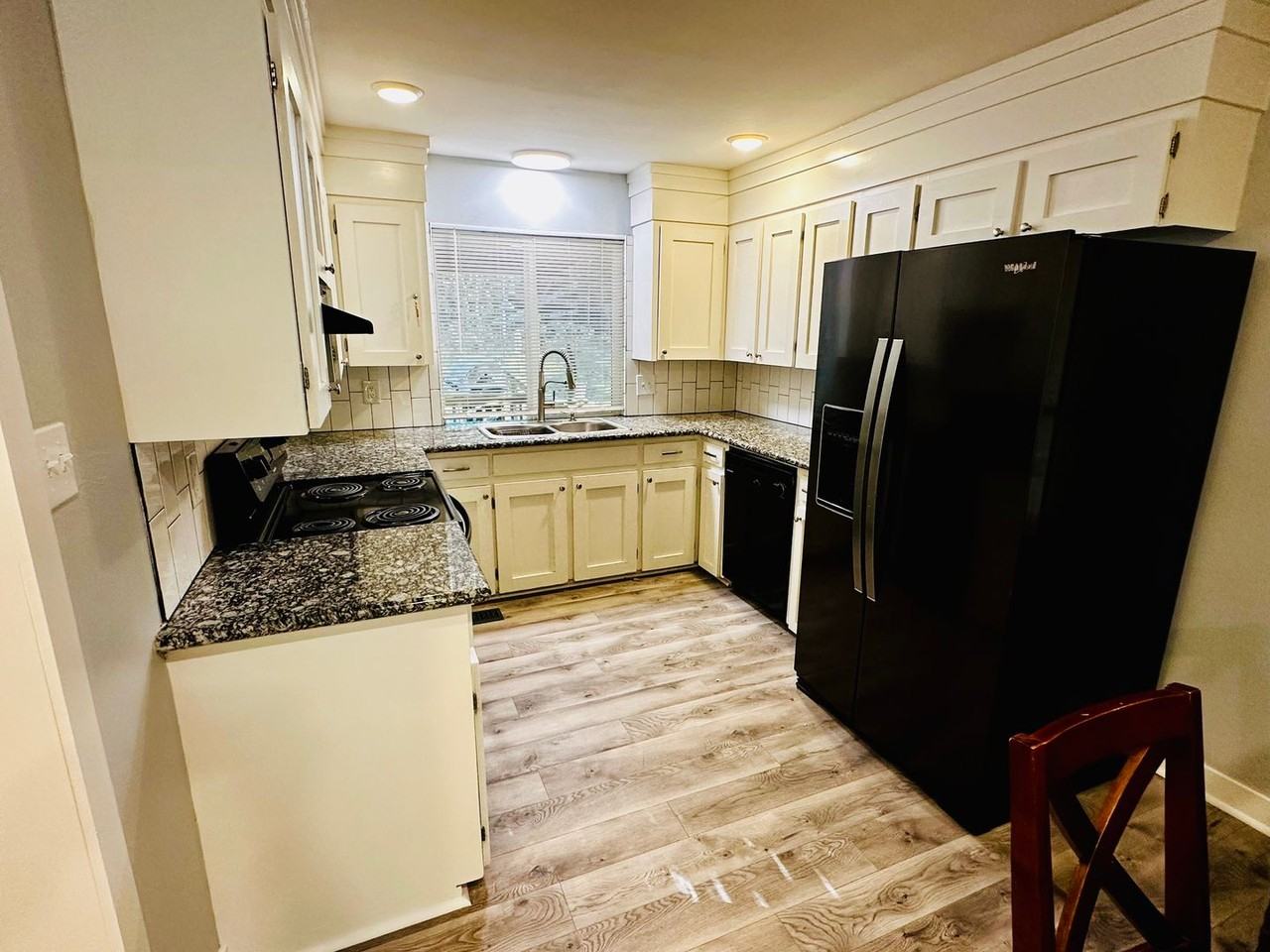 1209 E Twin Lakes Dr - Photo 3 of 12