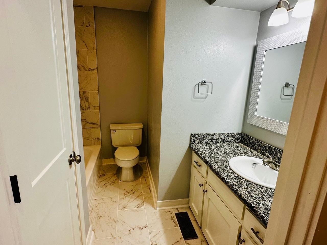 1209 E Twin Lakes Dr - Photo 7 of 12