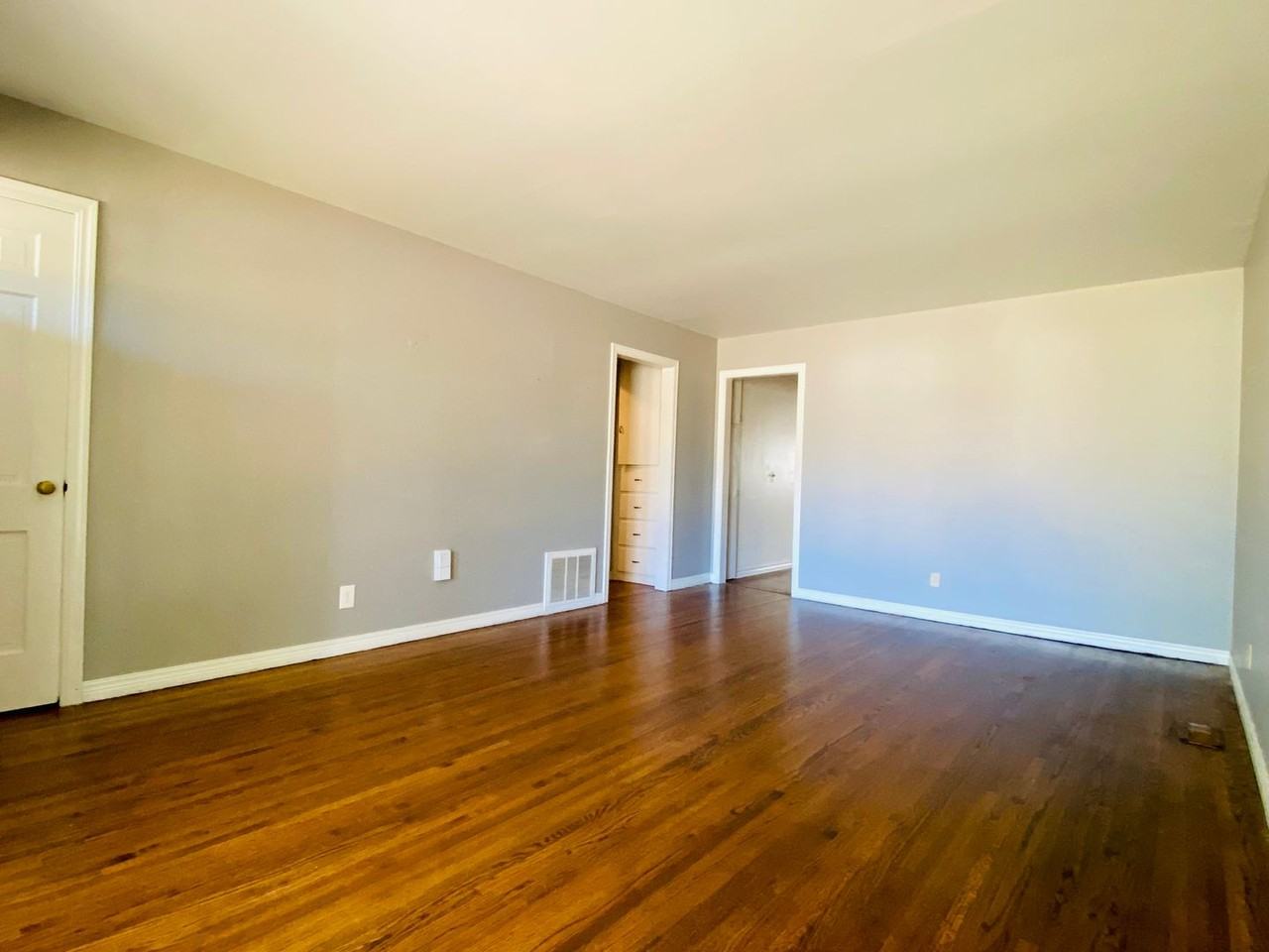 1726 Churchill Way - Photo 3 of 10