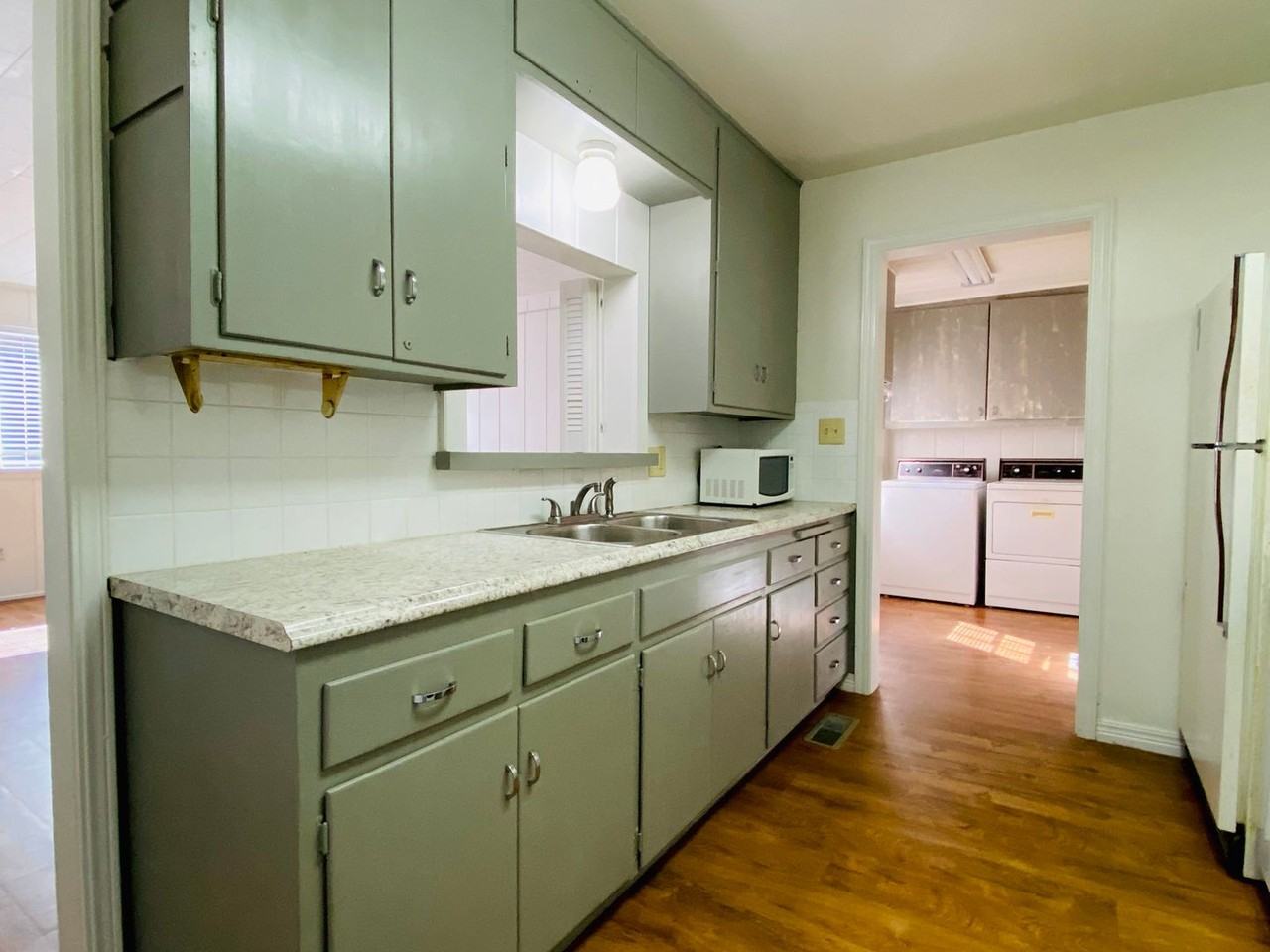 1726 Churchill Way - Photo 4 of 10