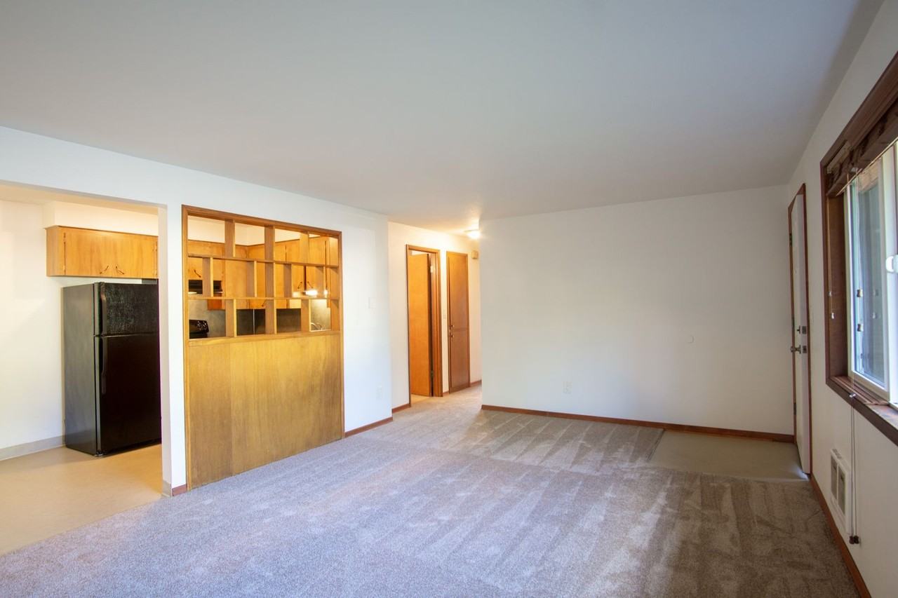 6300 E Burnside St #02 - Photo 3 of 16