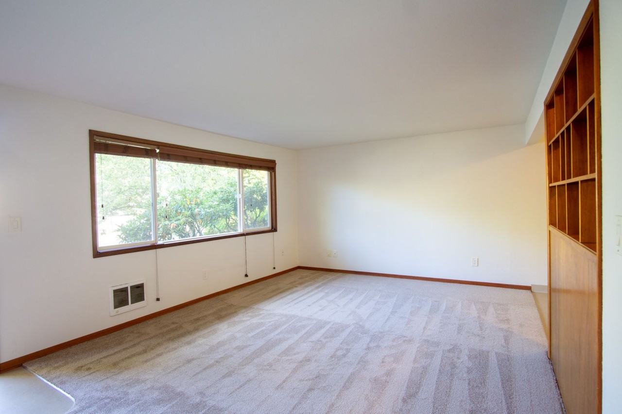 6300 E Burnside St #02 - Photo 5 of 16