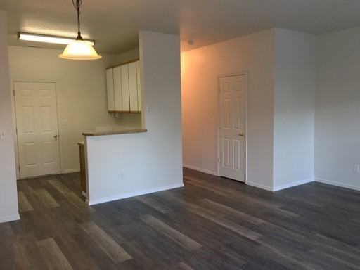 2002 Sw Canyon Dr #15 - Photo 3 of 20