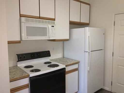 2002 Sw Canyon Dr #15 - Photo 6 of 20