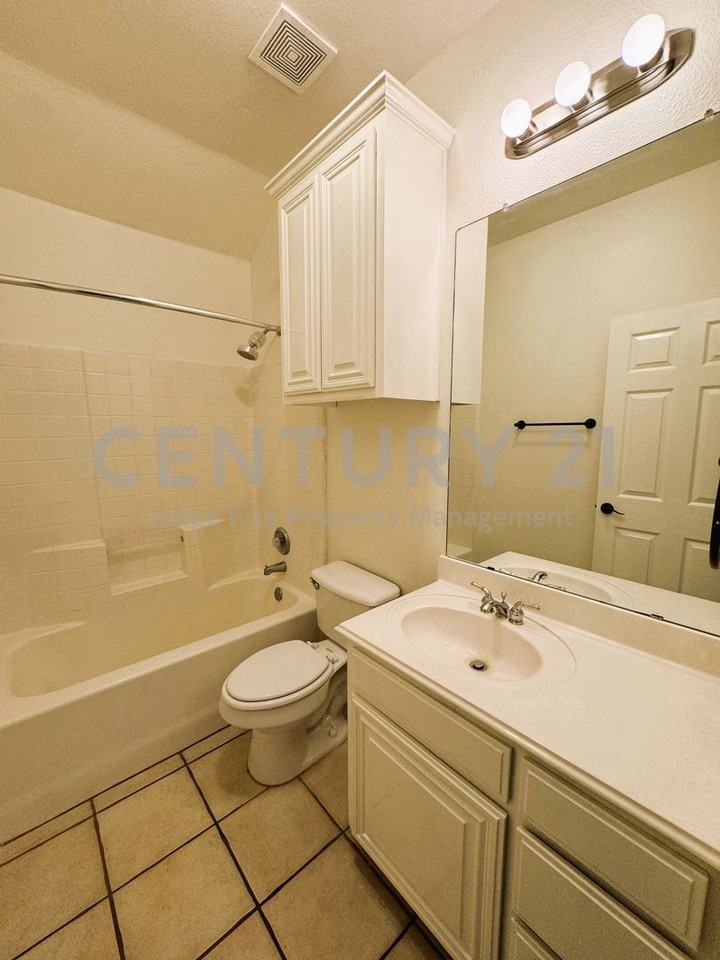 4820 Western Meadows Ct - Photo 3 of 11