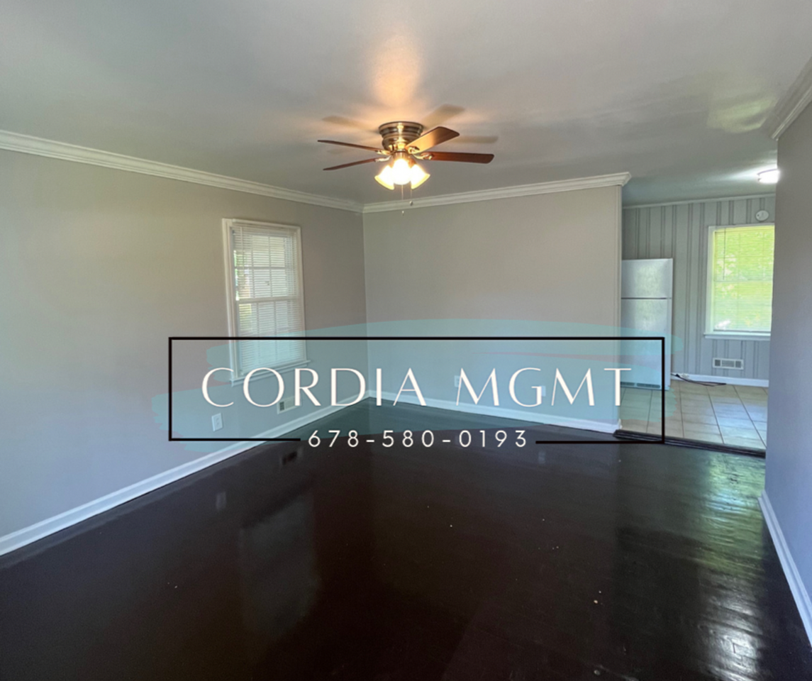 376 S Gordon Rd Sw - Photo 2 of 9