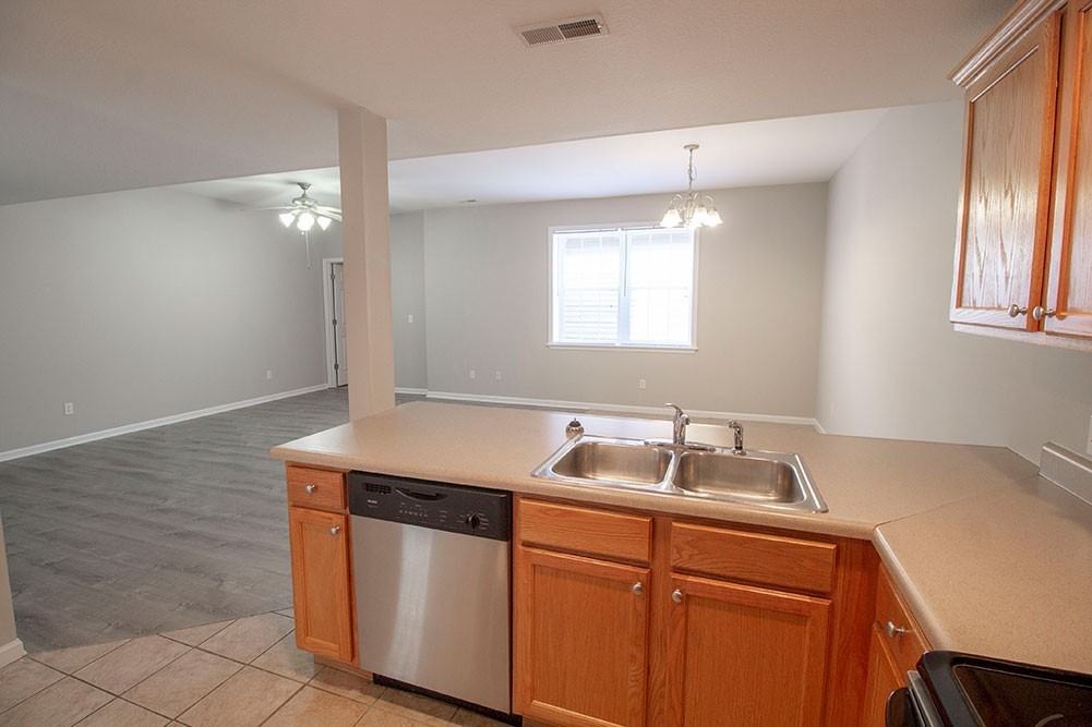 1943 Center St - Photo 7 of 45