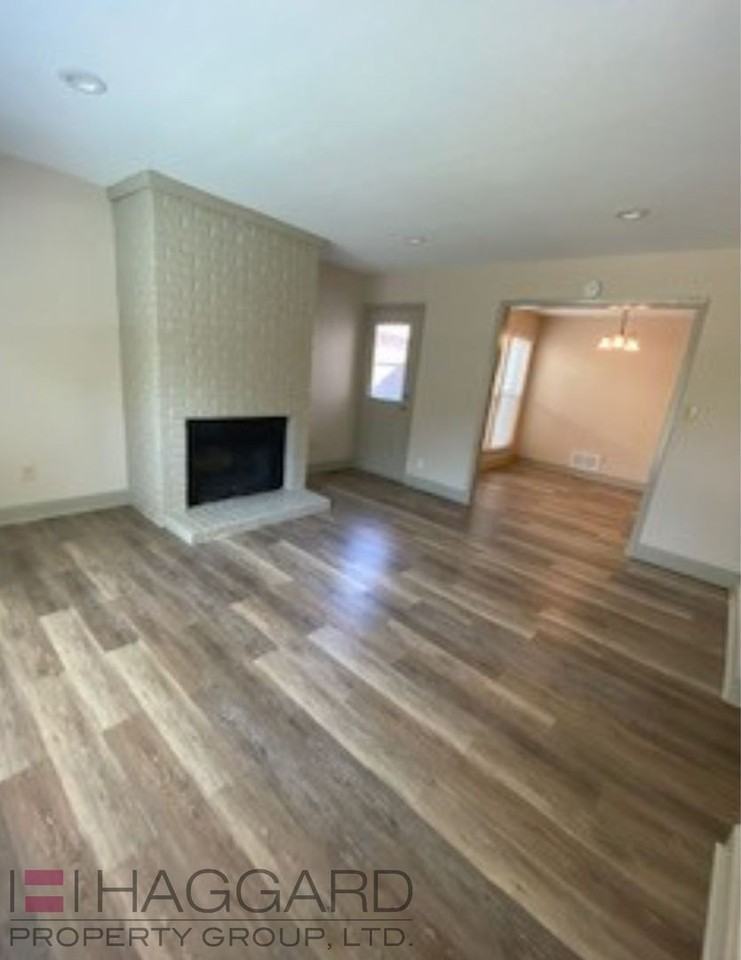7570 Kings Ridge Rd - Photo 3 of 25