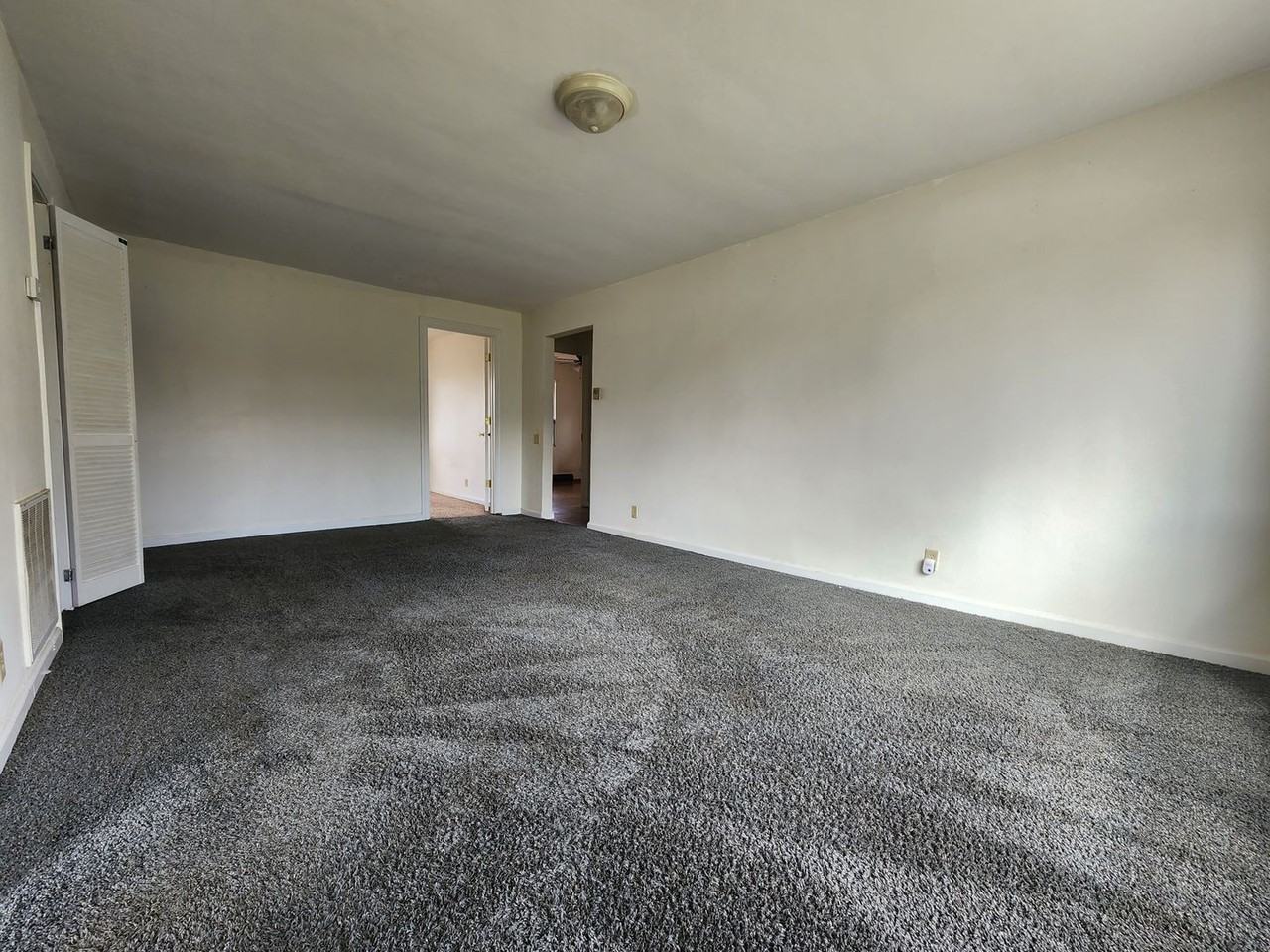 3554 Fullerton Ave - Photo 4 of 10