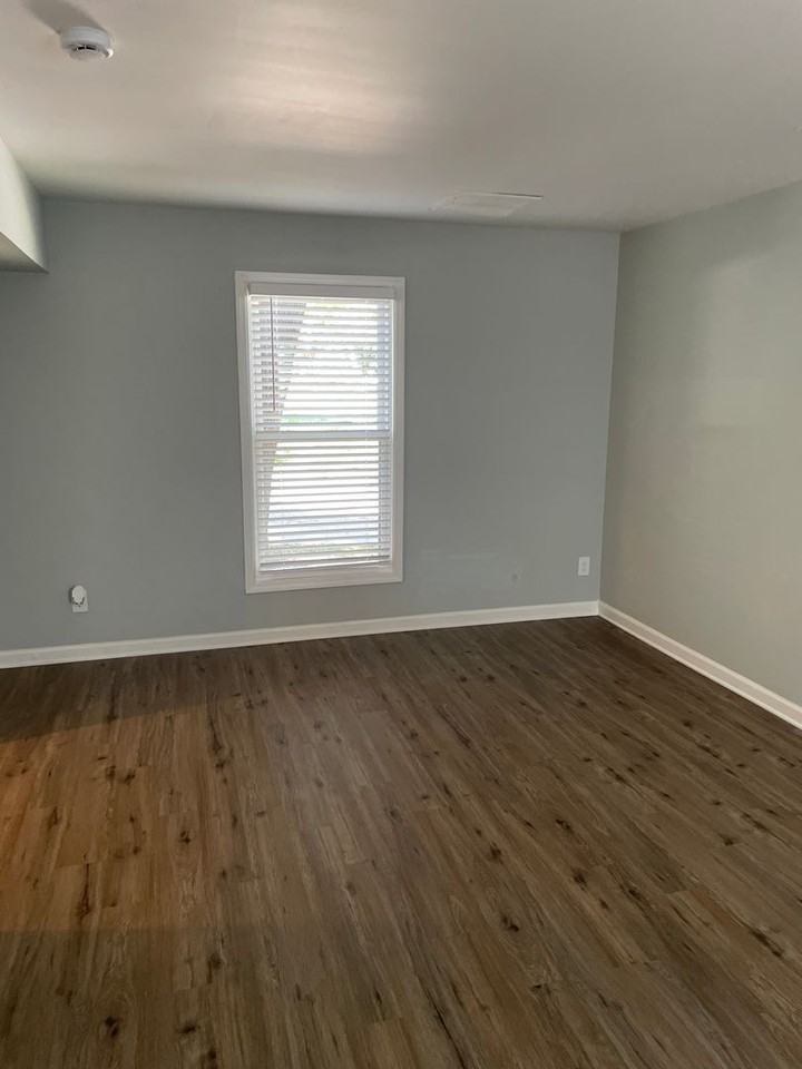 126 Turner St - Photo 3 of 10