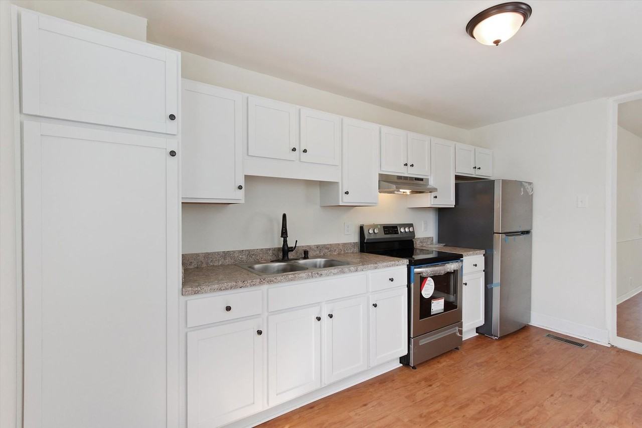 394 E Maple St - Photo 2 of 21