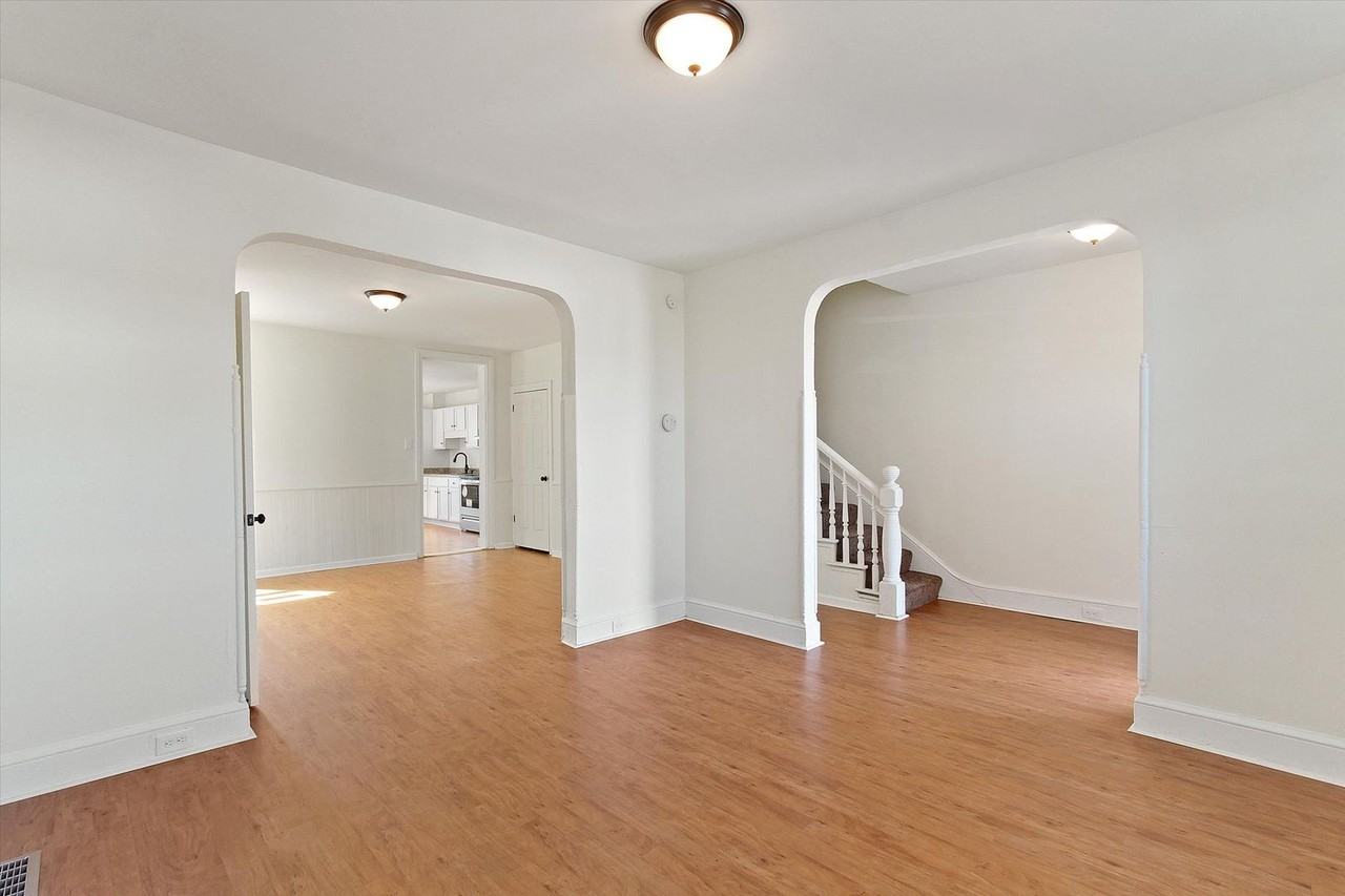 394 E Maple St - Photo 6 of 21