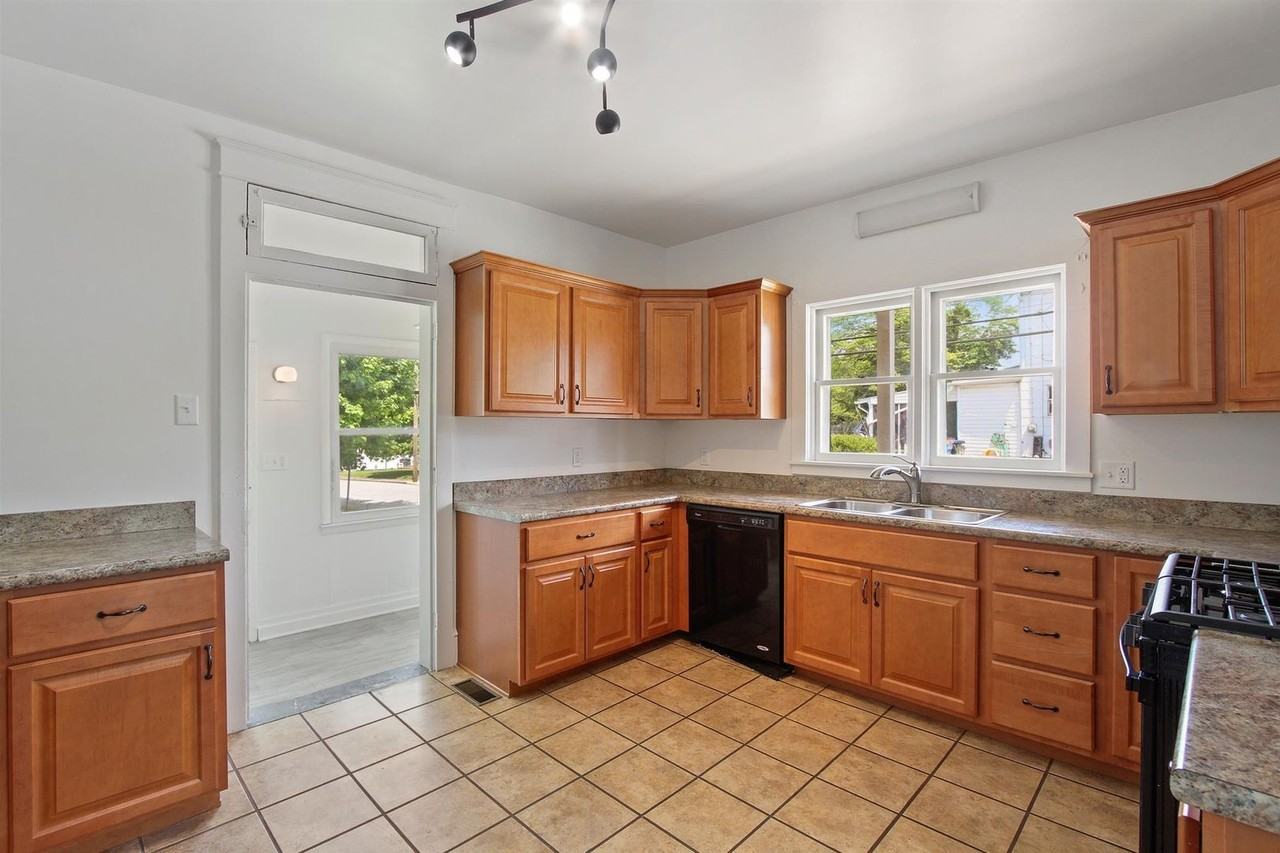 102 S 3rd St - Photo 6 of 25