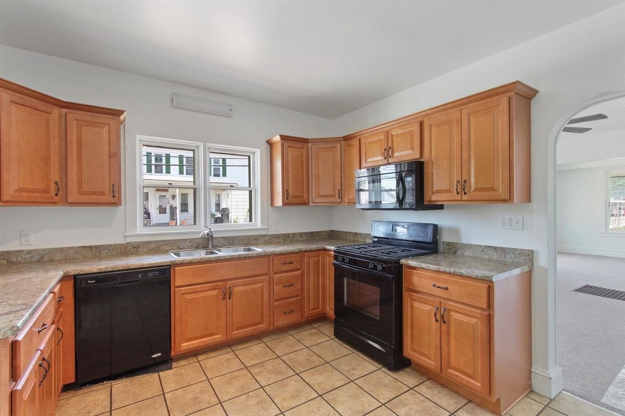 102 S 3rd St - Photo 7 of 25