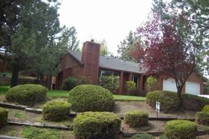 featured image of 2910 Ne Lotno Dr