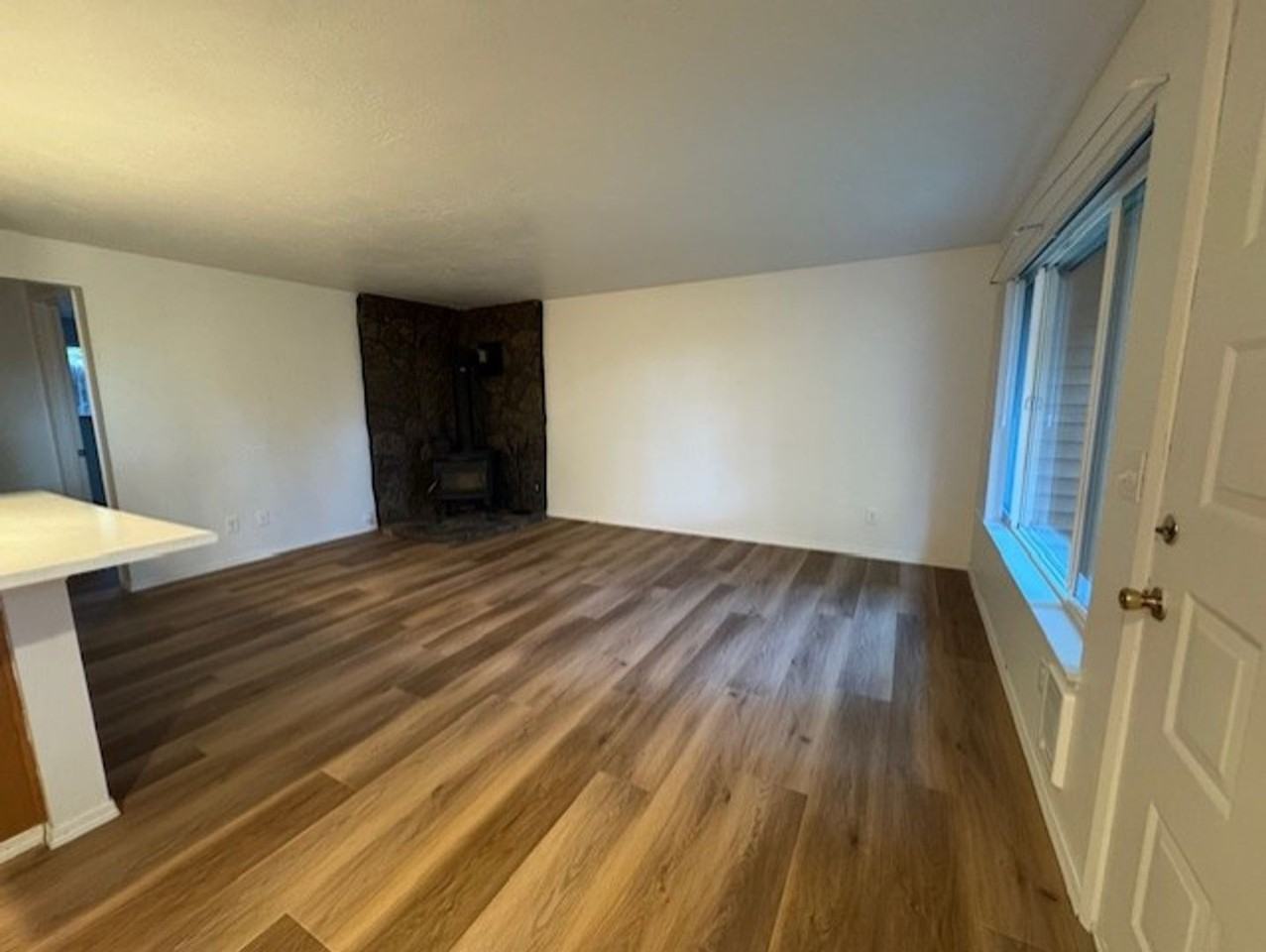 2910 Ne Lotno Dr - Photo 4 of 10