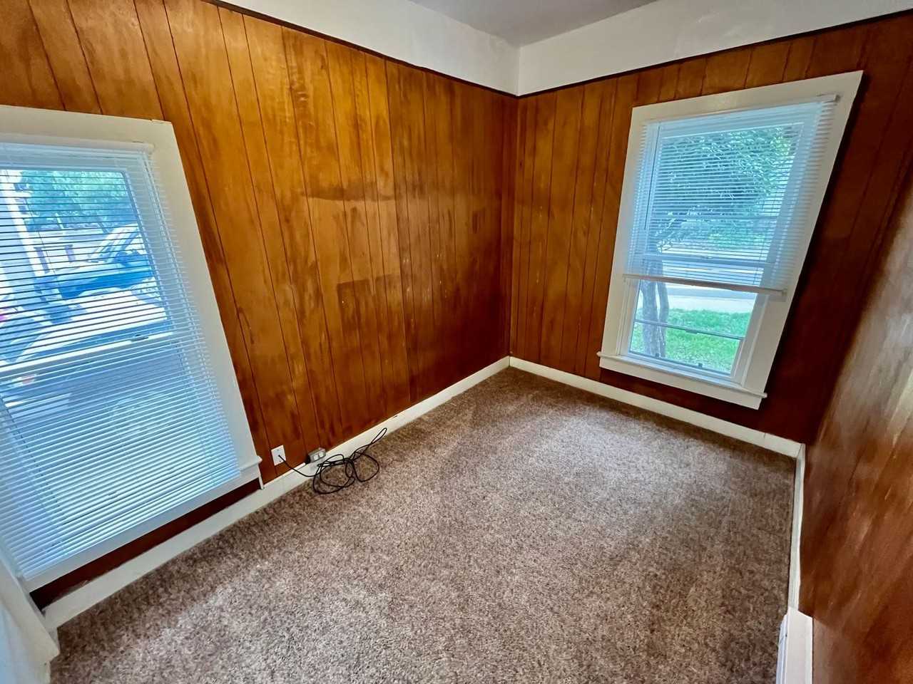 221 Nw Kings Blvd - Photo 3 of 20