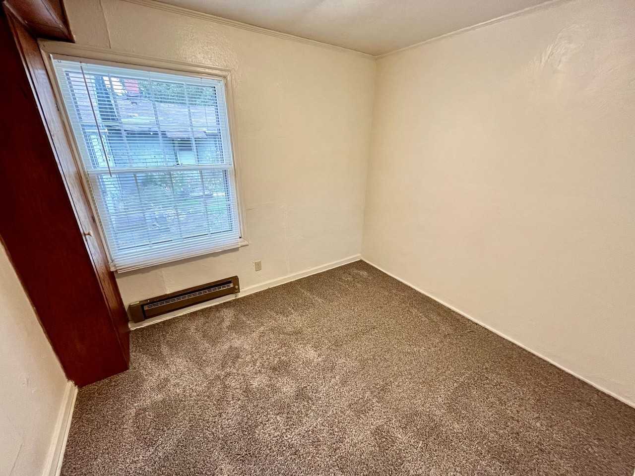 221 Nw Kings Blvd - Photo 7 of 20