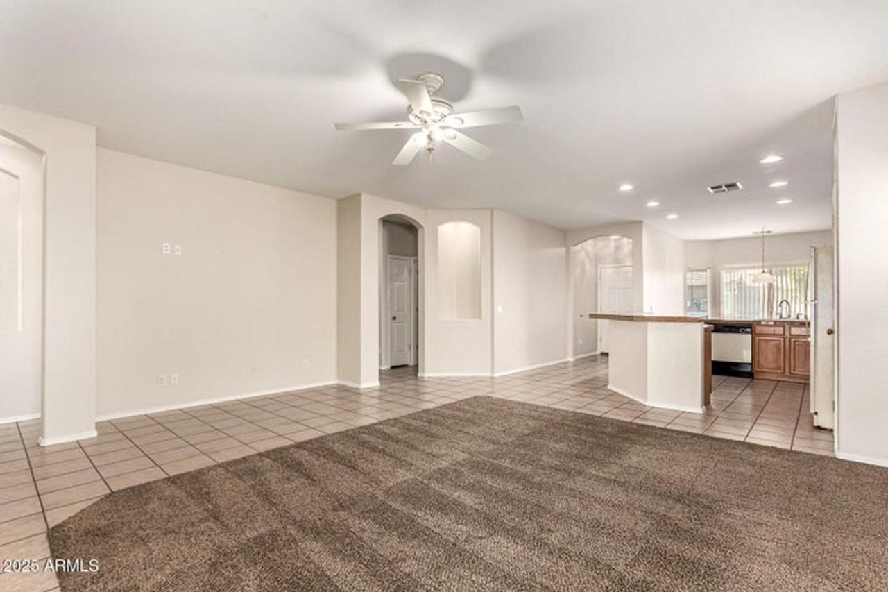 11642 West Monroe Street - Photo 5 of 18