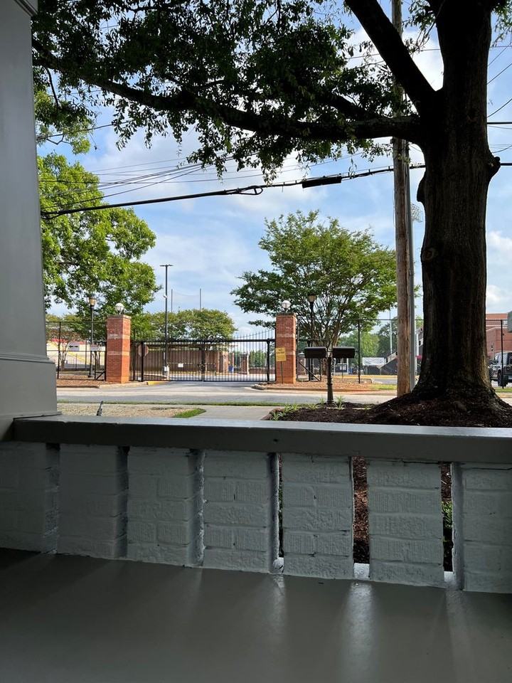 1565 Walker Ave #B - Photo 5 of 15