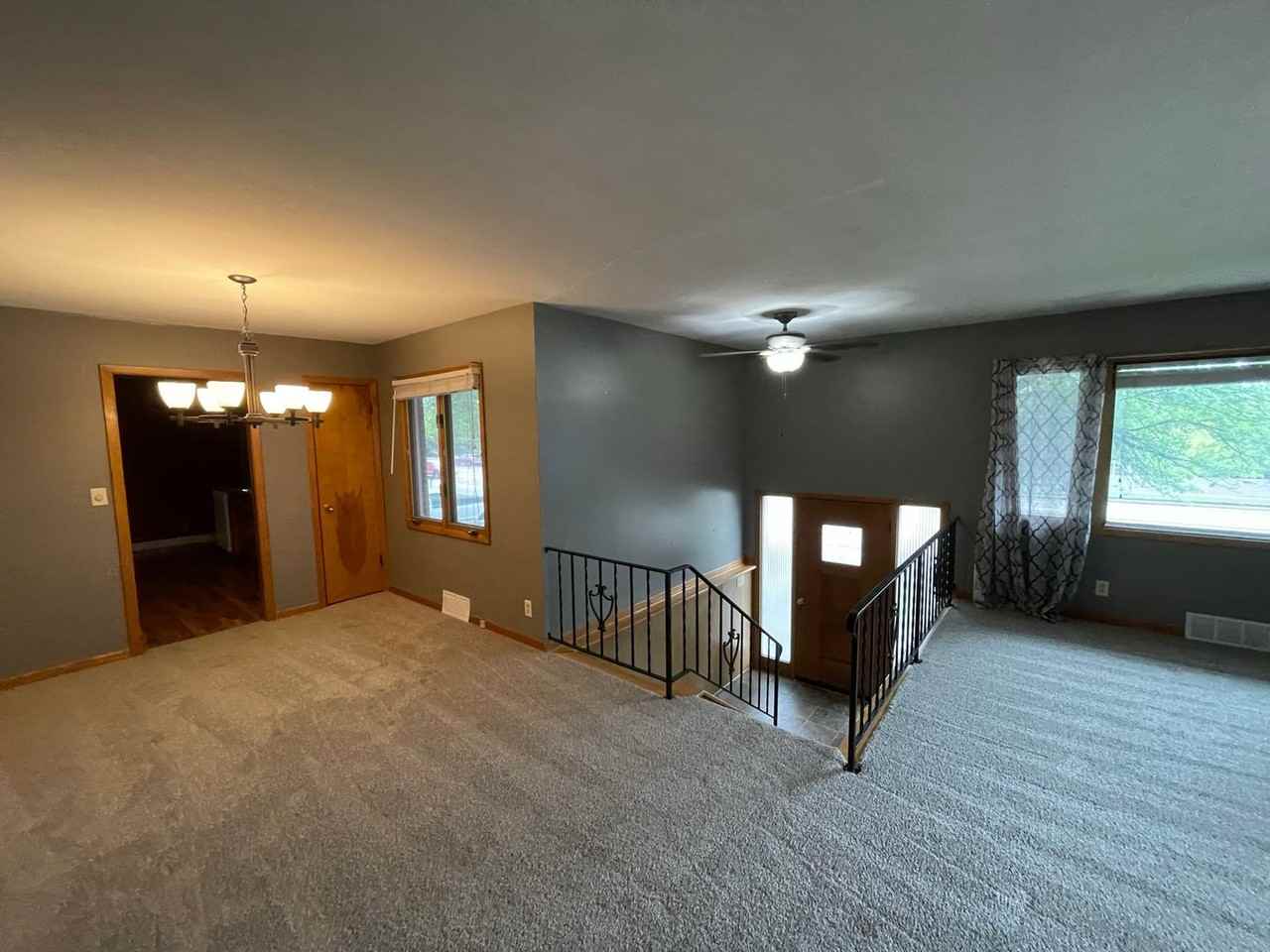 820 S 70th St - Photo 3 of 18