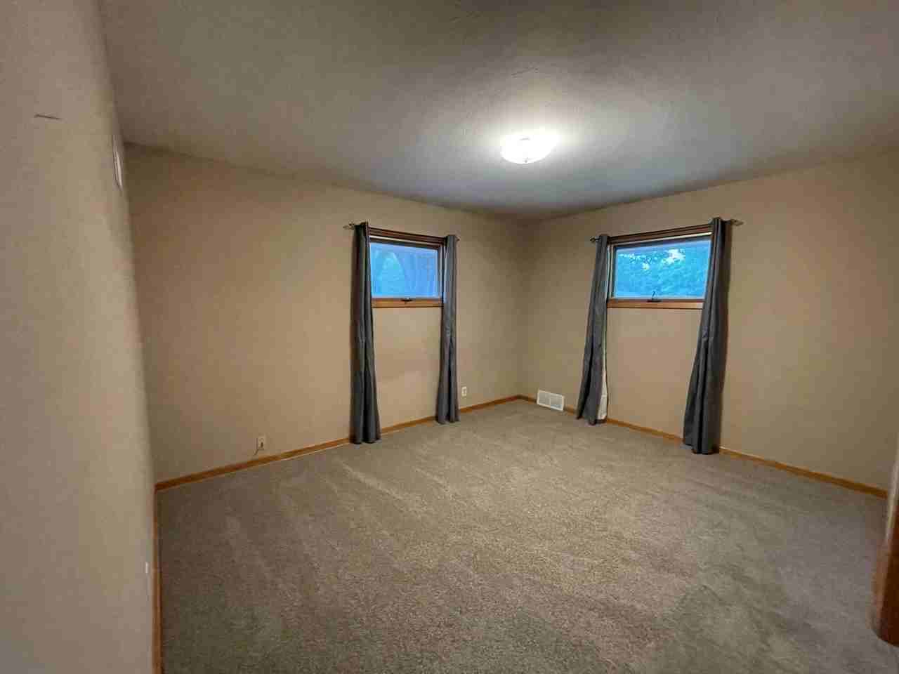 820 S 70th St - Photo 6 of 18