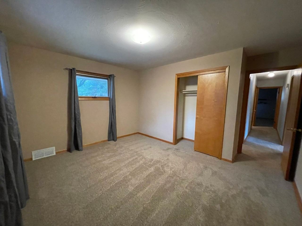 820 S 70th St - Photo 7 of 18