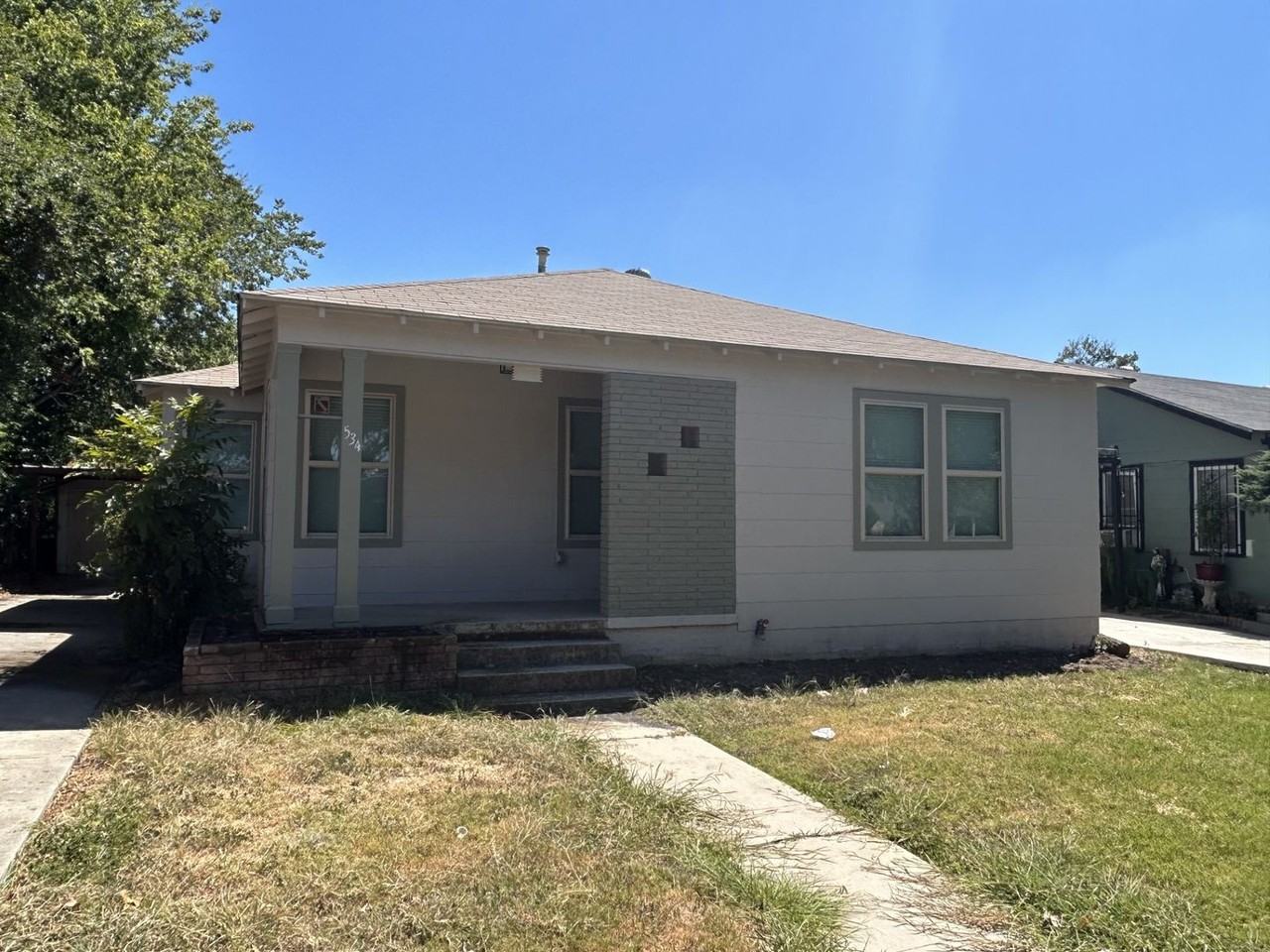 534 W Olmos Dr - Photo 2 of 29