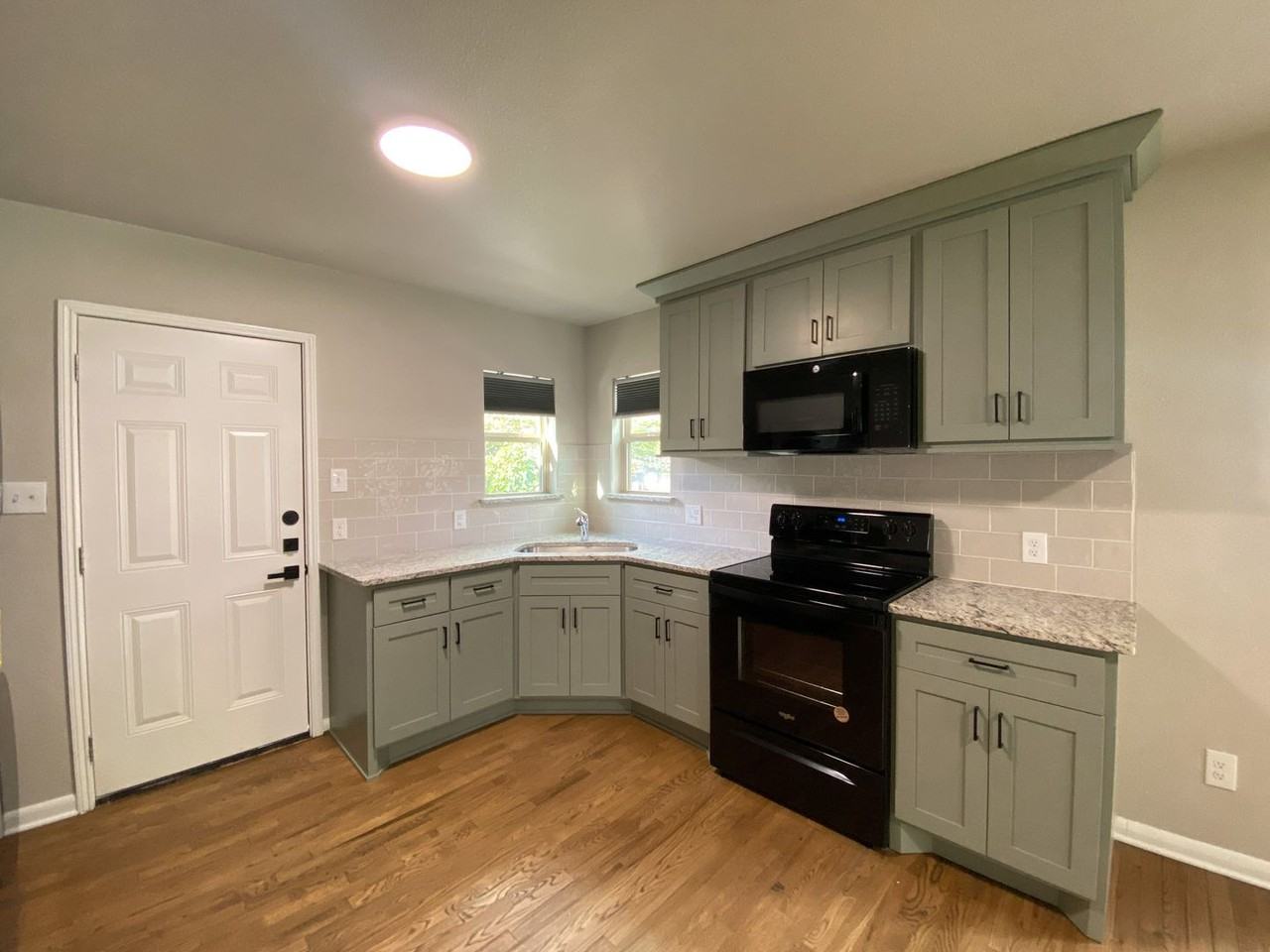 534 W Olmos Dr - Photo 3 of 29