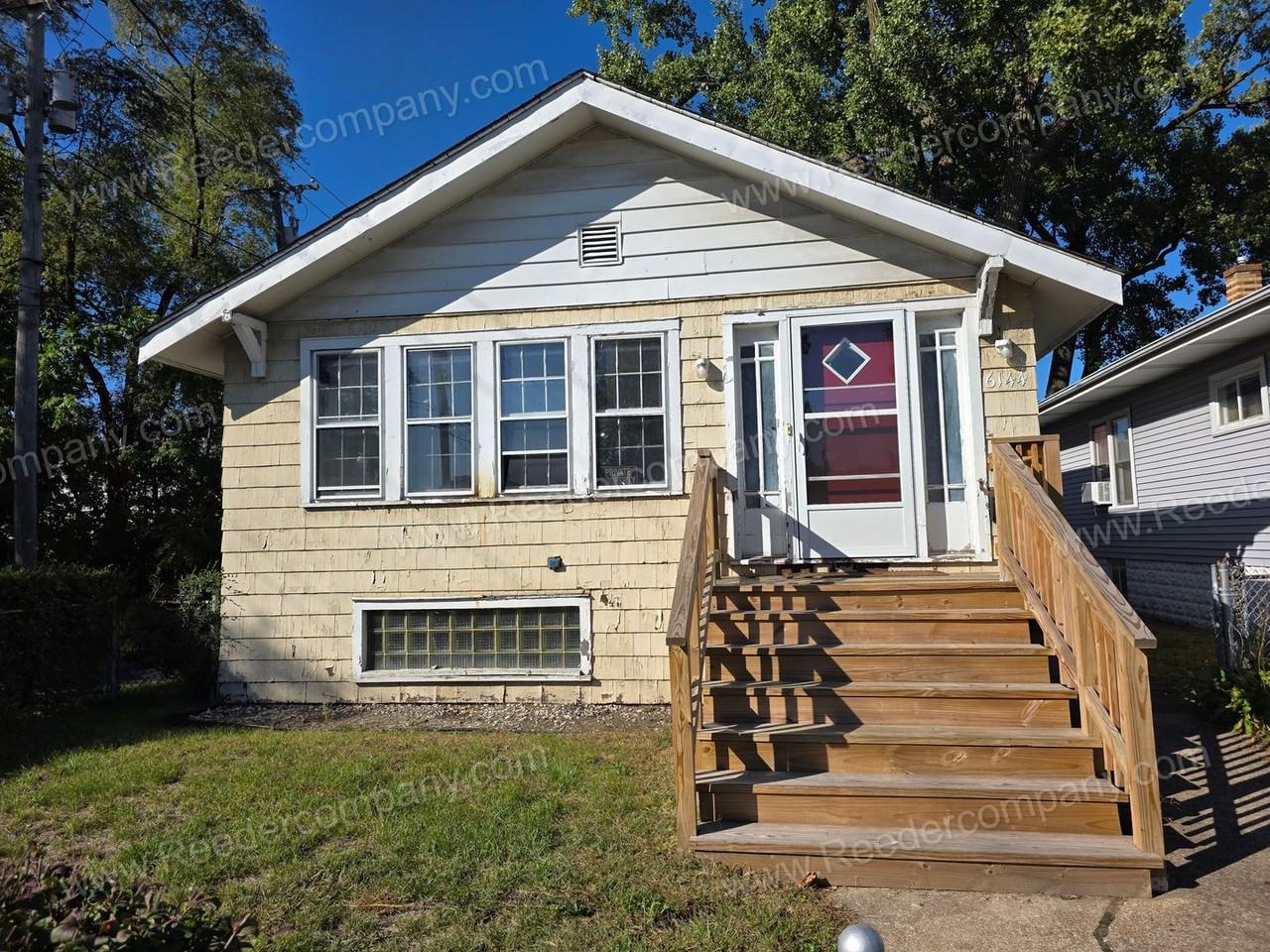 6144 Garfield Ave - Photo 2 of 15